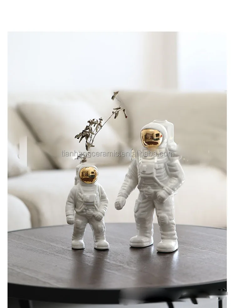 Nordic office gift spaceman model white ceramic ornaments for home decor luxury accessories .jpg