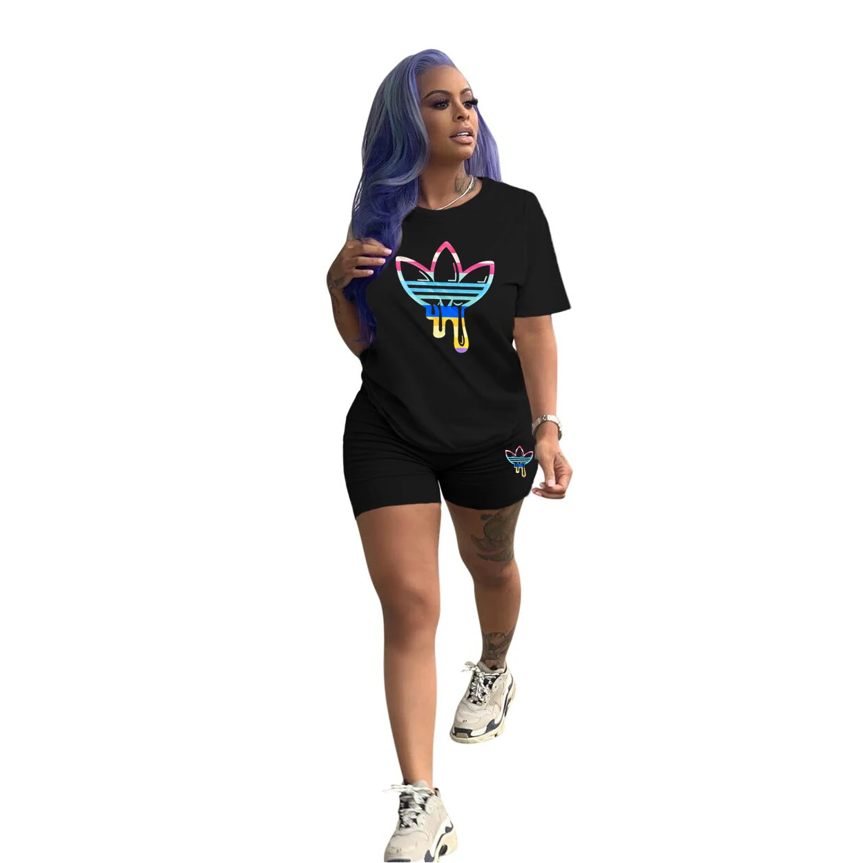 Two piece set of short sleeve short sleeve shorts printed with solid color pattern