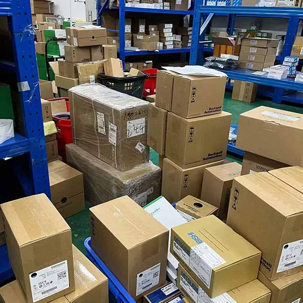 Модуль аналогового ввода ПЛК CompactLogix 32 Pt 24V DC D/I 1769-IQ32 в наличии на складе