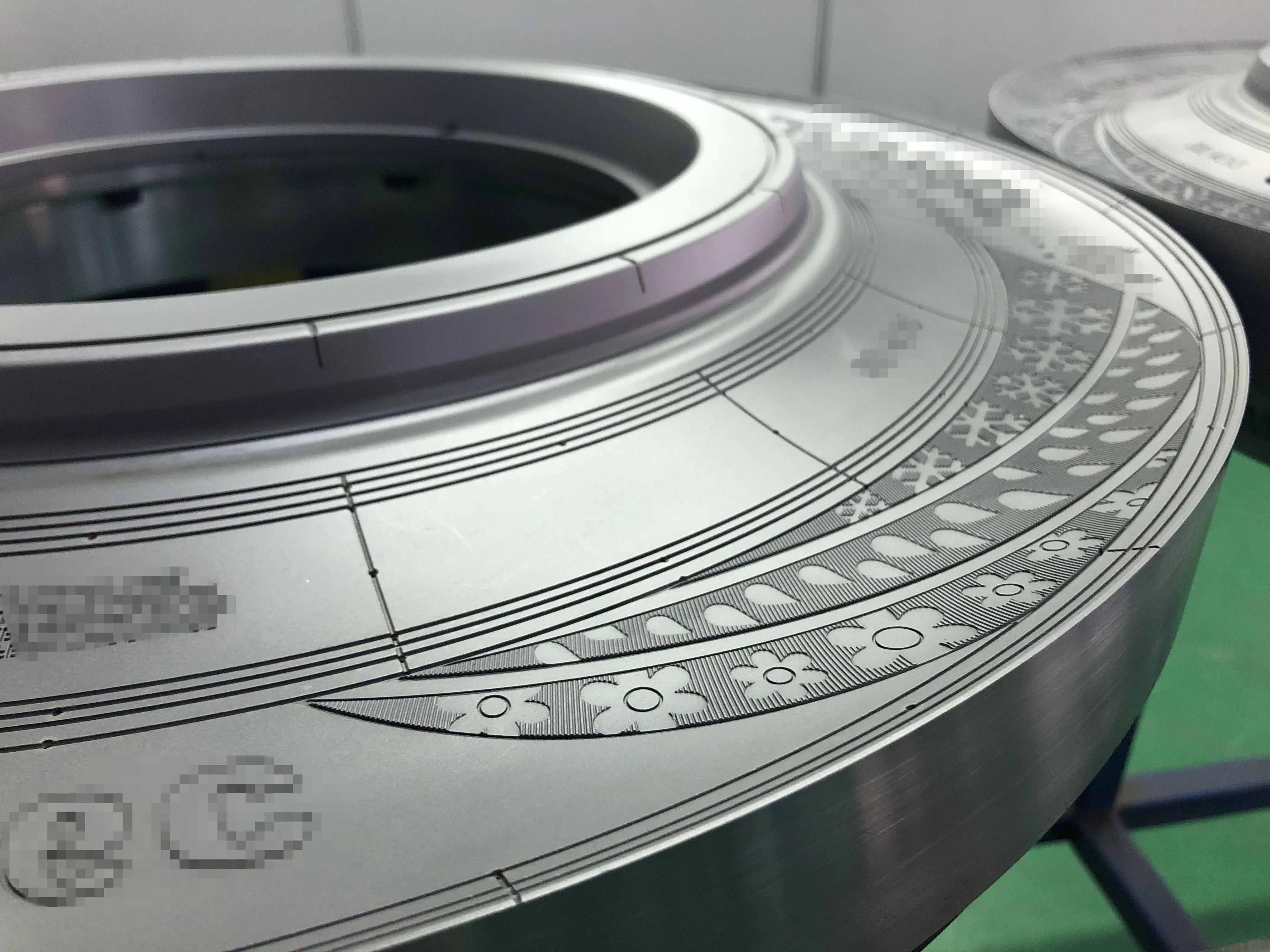 Сегментная форма шины пассажирского автомобиля 235/65R16C в вулканизарах используемых для производства