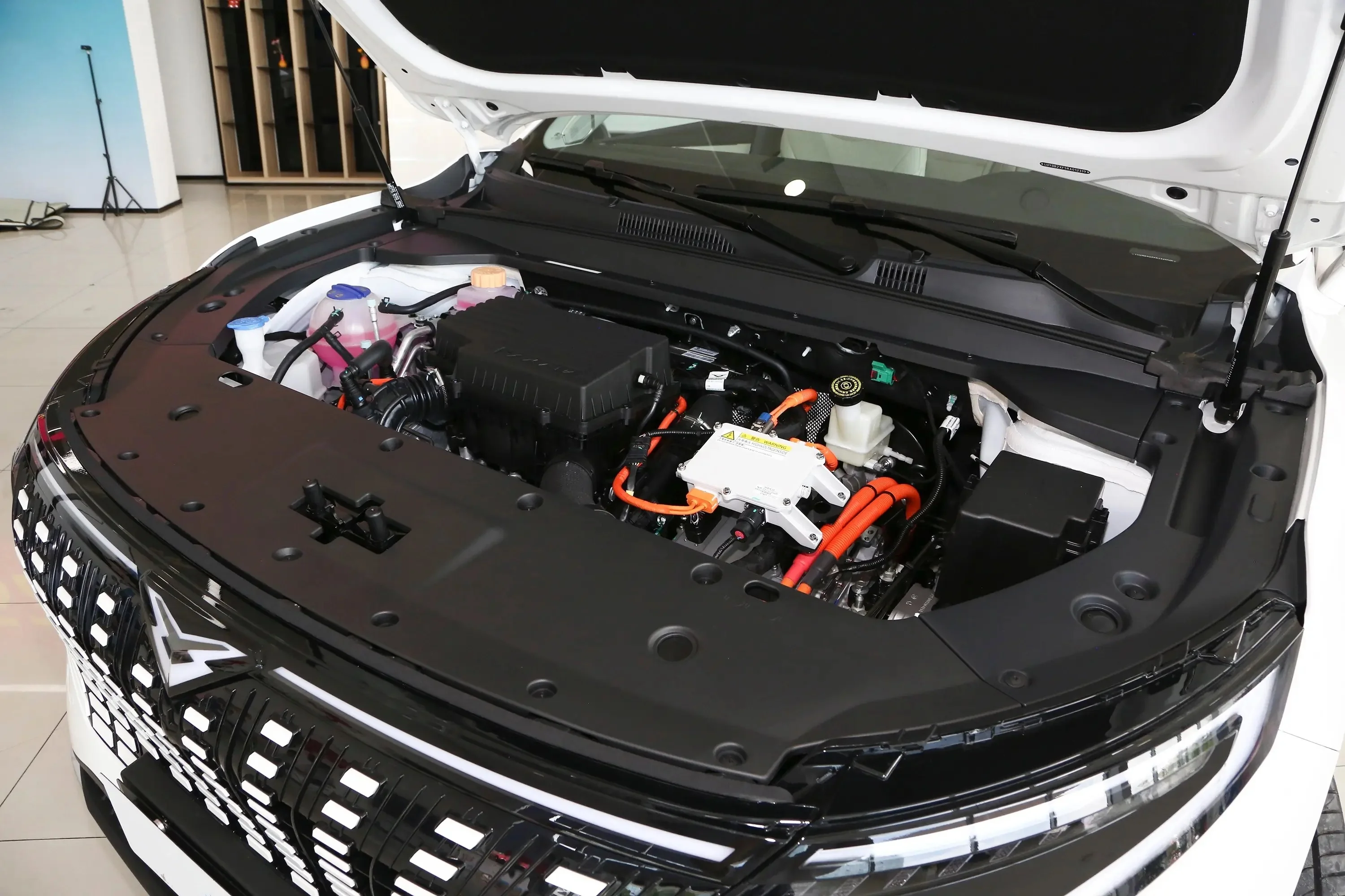 COWIN Kunlun iHD 2024 1.5T 150km Mountain version 5 hybrid turbocharged engine 139 HP electric motor 204 HP
