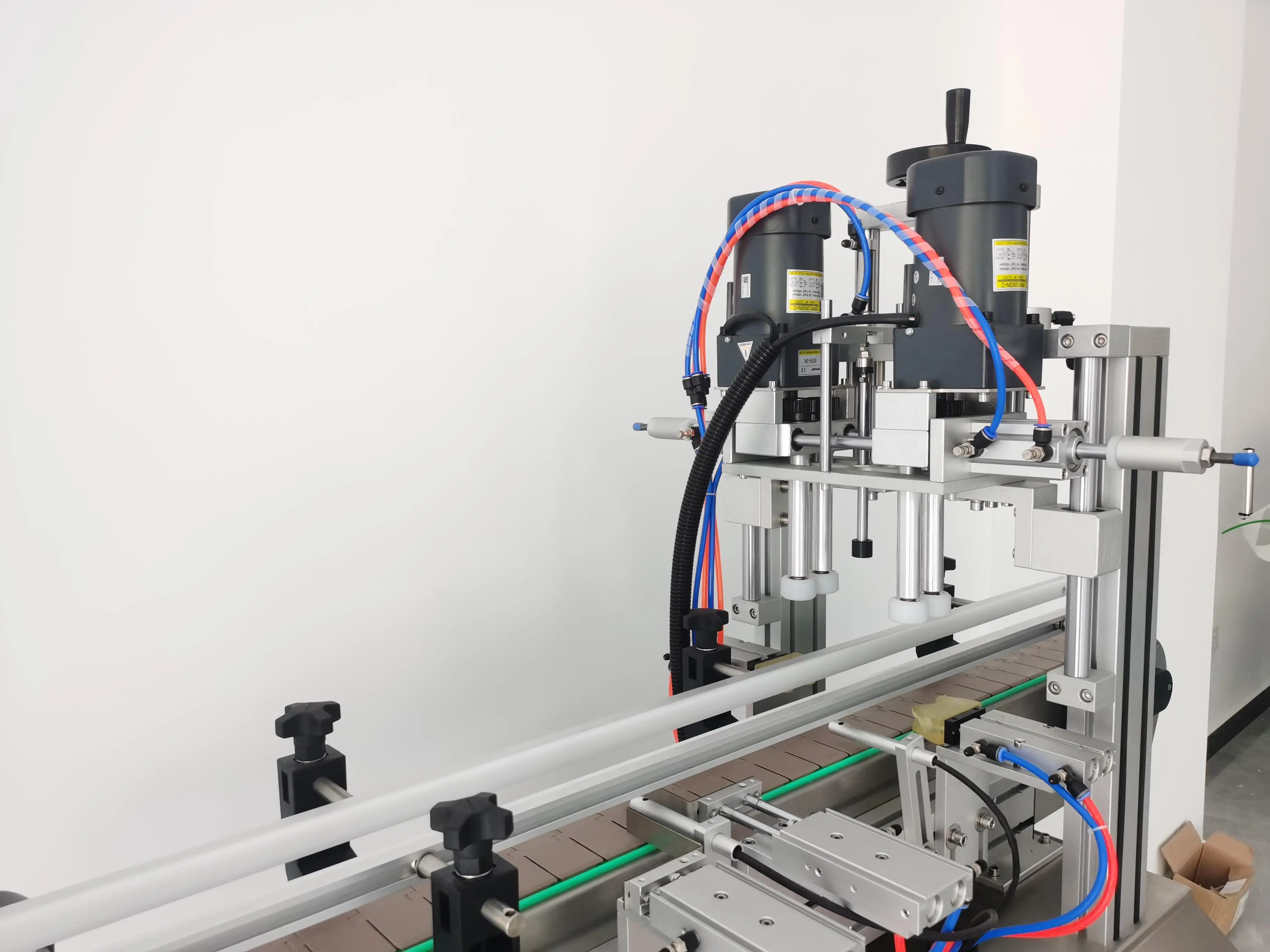 LT PACK Auto Desktop Automatic Dropper Ropp Twist Crimping Electric Caps Screw Glass Cans Bottles Sealing Capping Machines