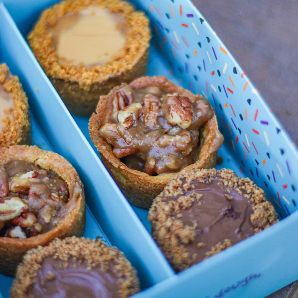 Custom Printing Eco-Friendly Disposable Dessert Brownies Donut Packaging Box With Handle