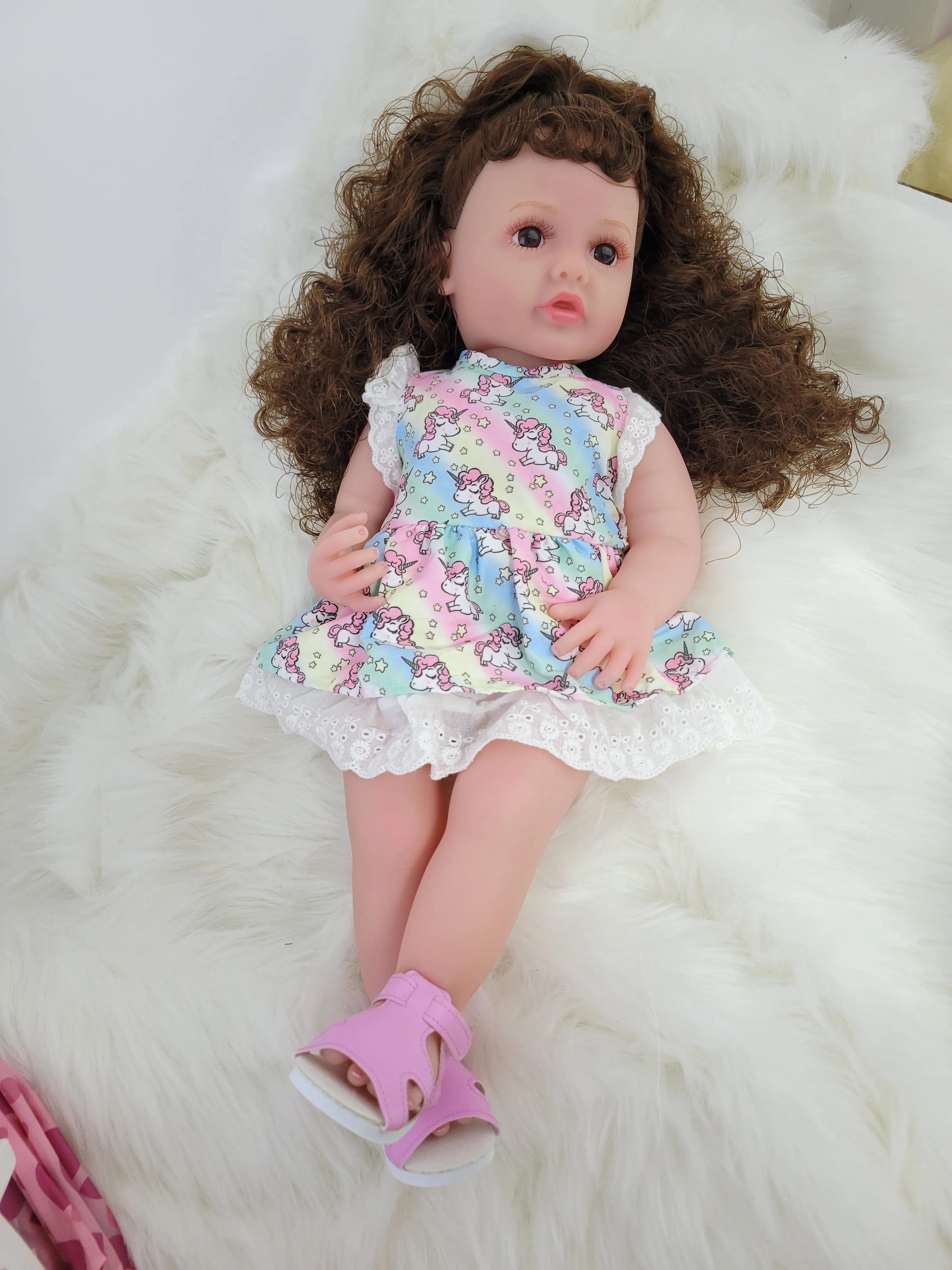Lifelike Reborn Baby Dolls 22 Inch Soft Body Realistic Newborn Full Body Vinyl Anatomically Correct Real Life Baby Dolls