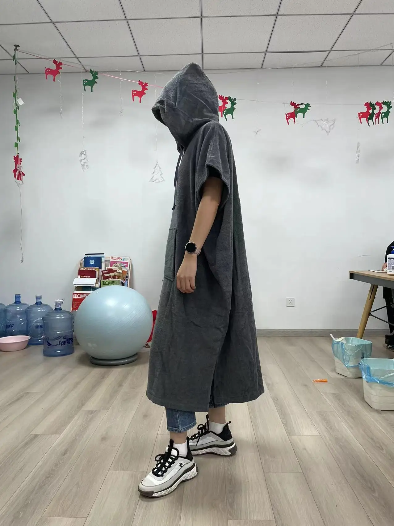 Wuxi Ivy Textile 100% Cotton Surf Poncho surf beach tower for sale women and men poncho hoodie