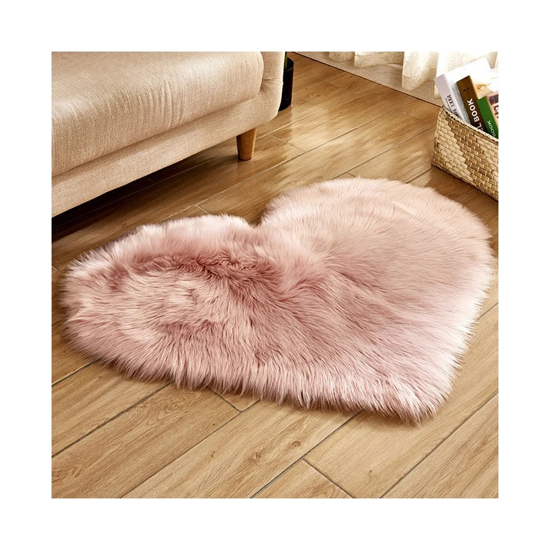 Оптовая цена, Индивидуальный 100% полиэстер, мягкая текстура, шерстяной коврик в форме сердца, напольный коврик для дома