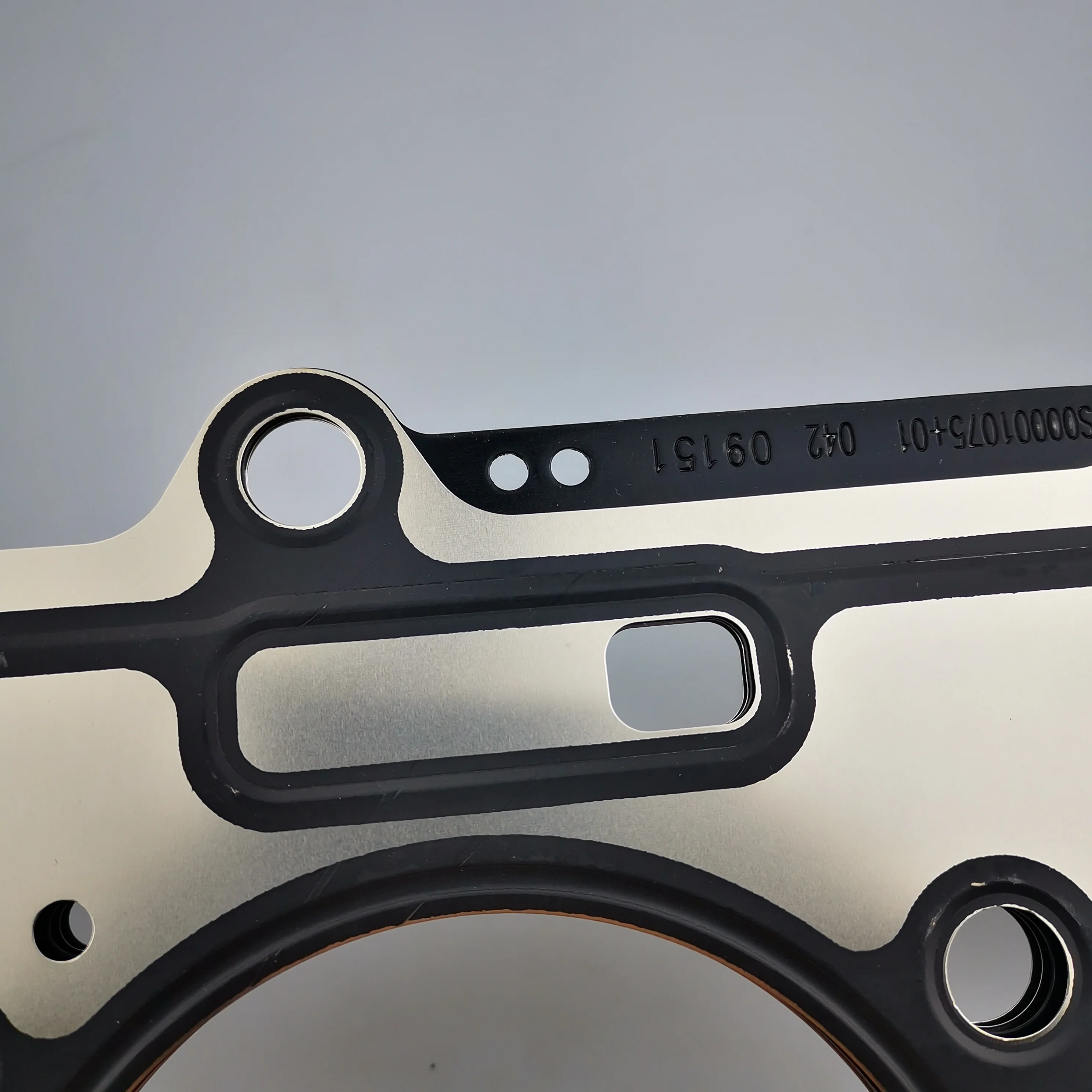 SAIC MAXUS V80 Original cylinder head gasket 2 holes S00001075