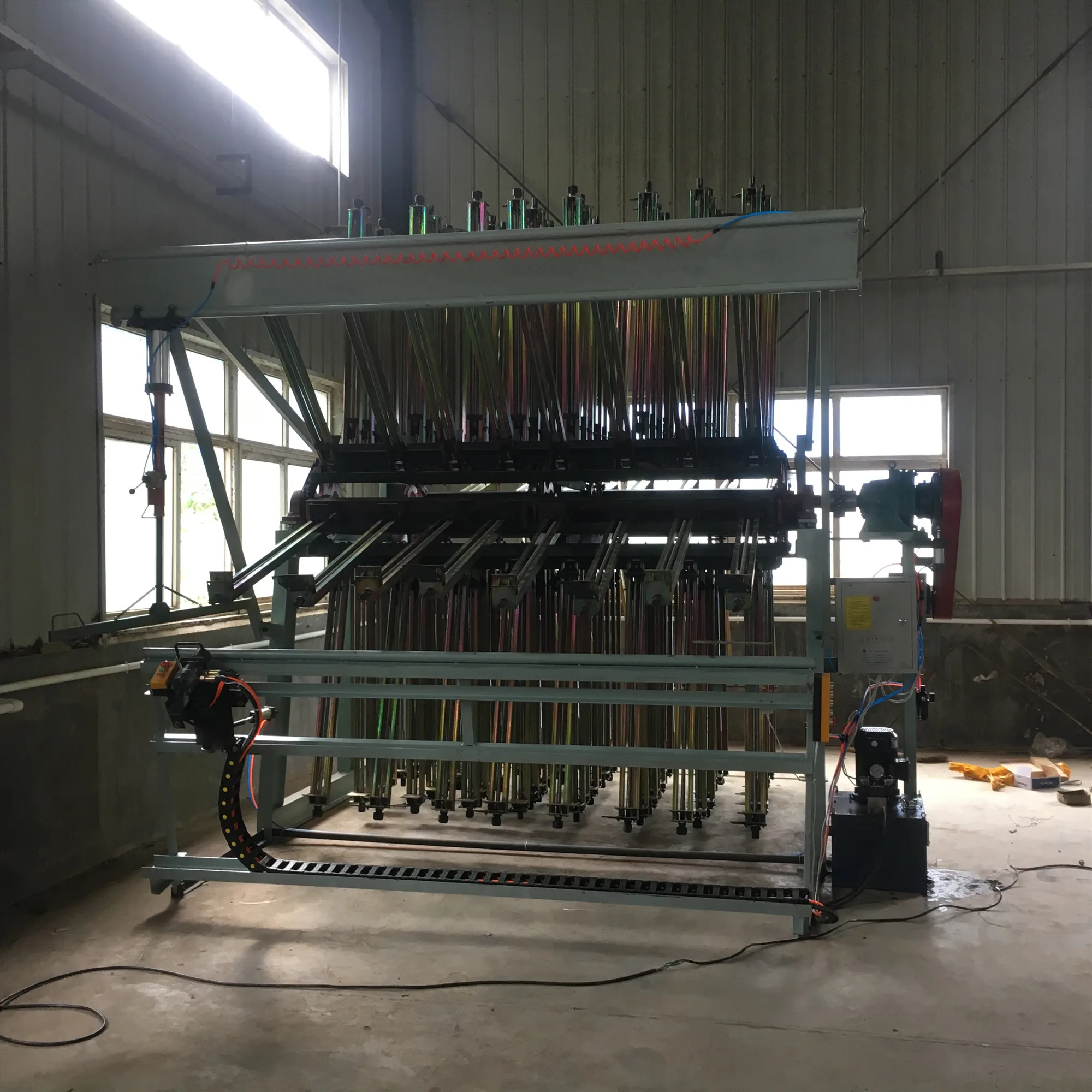 High efficiency pneumatic solid wood gluing press rotary hydraulic clamp carrier machine