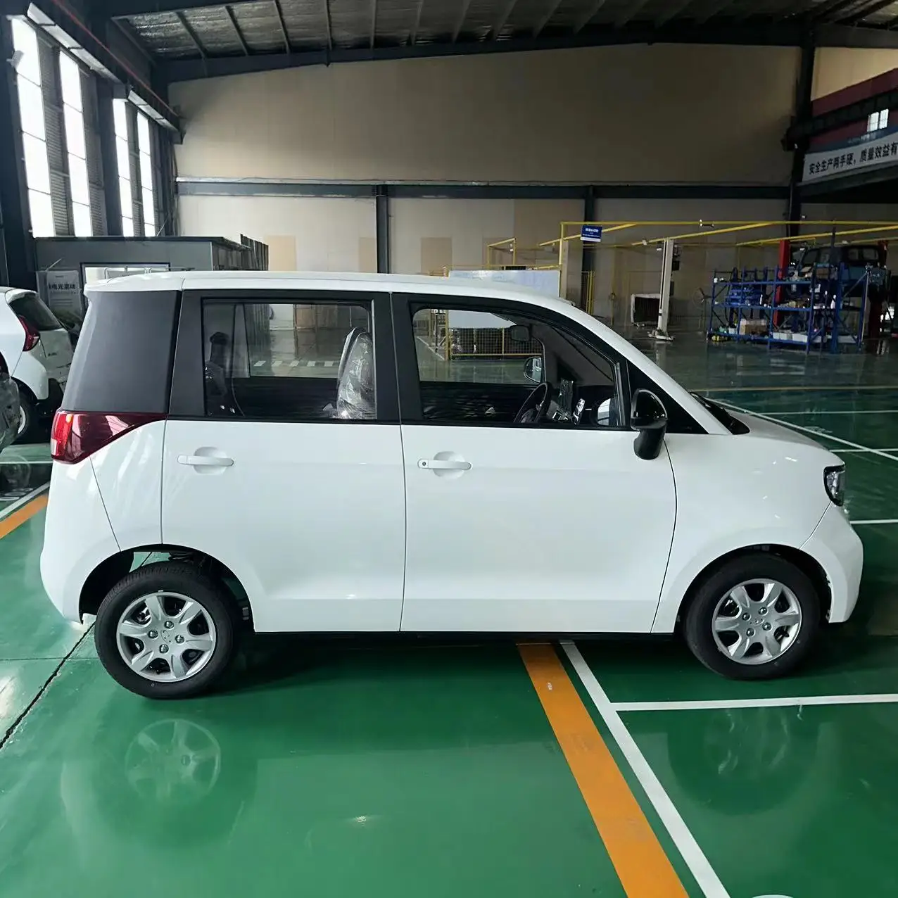 Прямая Продажа с завода Дальний диапазон 330 км правосторонний автомобиль 4 колеса высокоскоростные мини-автомобили