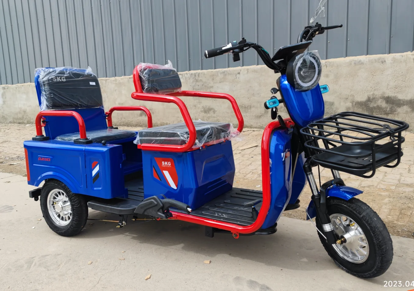 China 48V 600/800W Three Wheeled Motorcycles People Elderly 3 Wheel Motorcycle Cargo Electric Tricycle For Adults