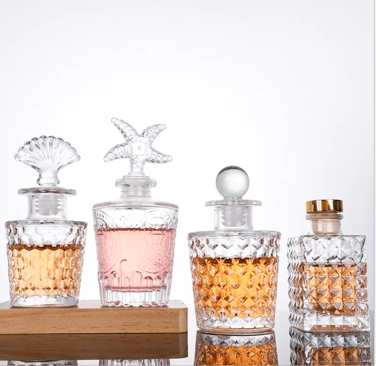 Fancy luxury square crystal perfume bottle portable glass oil diffuser bottle with cap