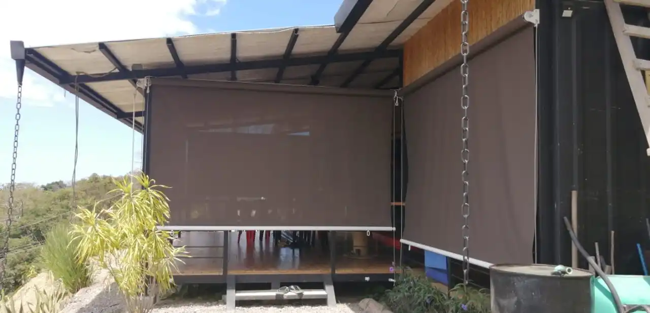 Наружные и крытые навесные роликовые наборы/китайский производитель 10-летний опыт работы на открытом воздухе оконные жалюзи из полиэтилена HDPE вертикальный навес