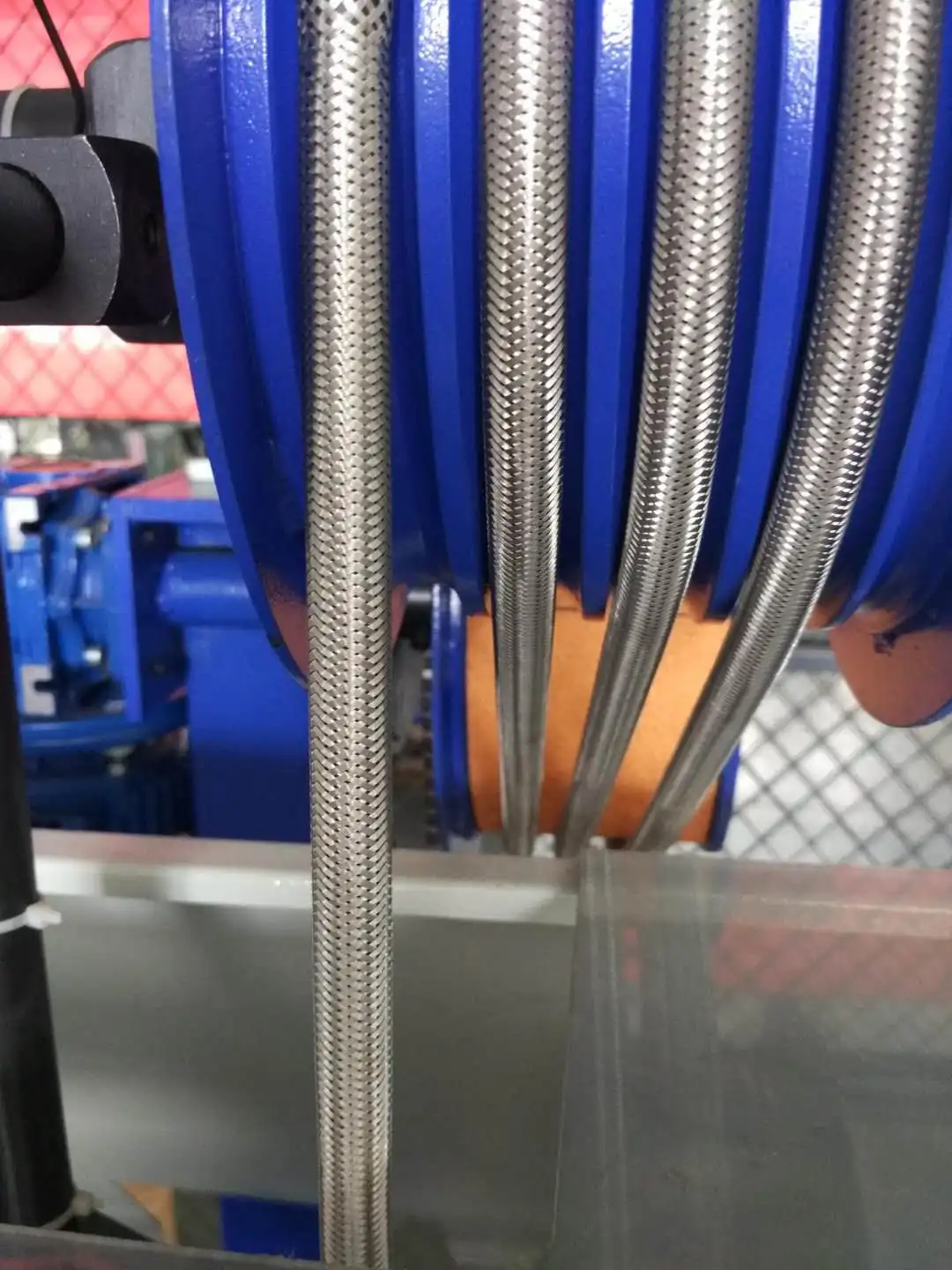 Оборудование для плетения сантехнических шлангов BenFa