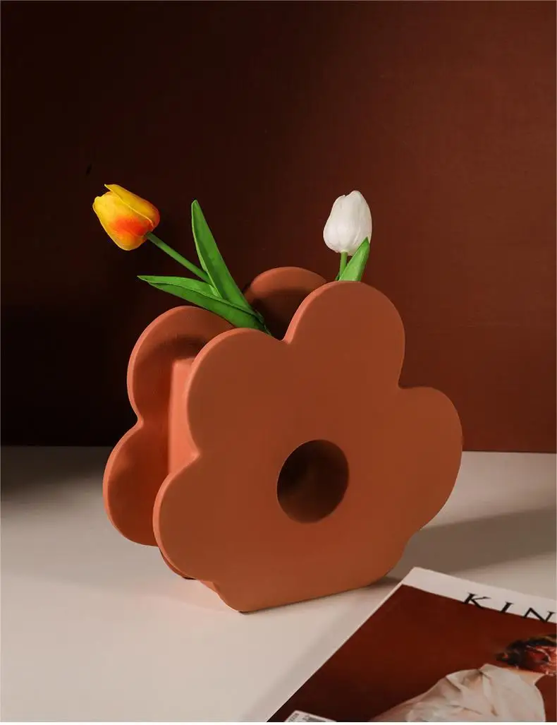 Custom Nordic Ins Style Creative Porcelain Vase Living Room Dining Table Flower Ceramic Vase Home Decor
