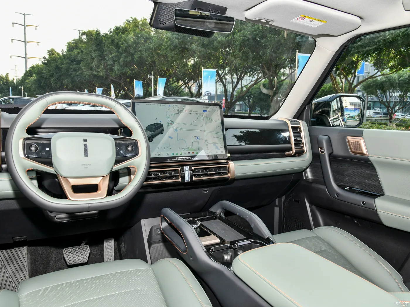 Оптовая продажа в наличии 2024 Китайский автомобиль электрический на солнечной батарее Chery большой внедорожник 501 км Icar 03