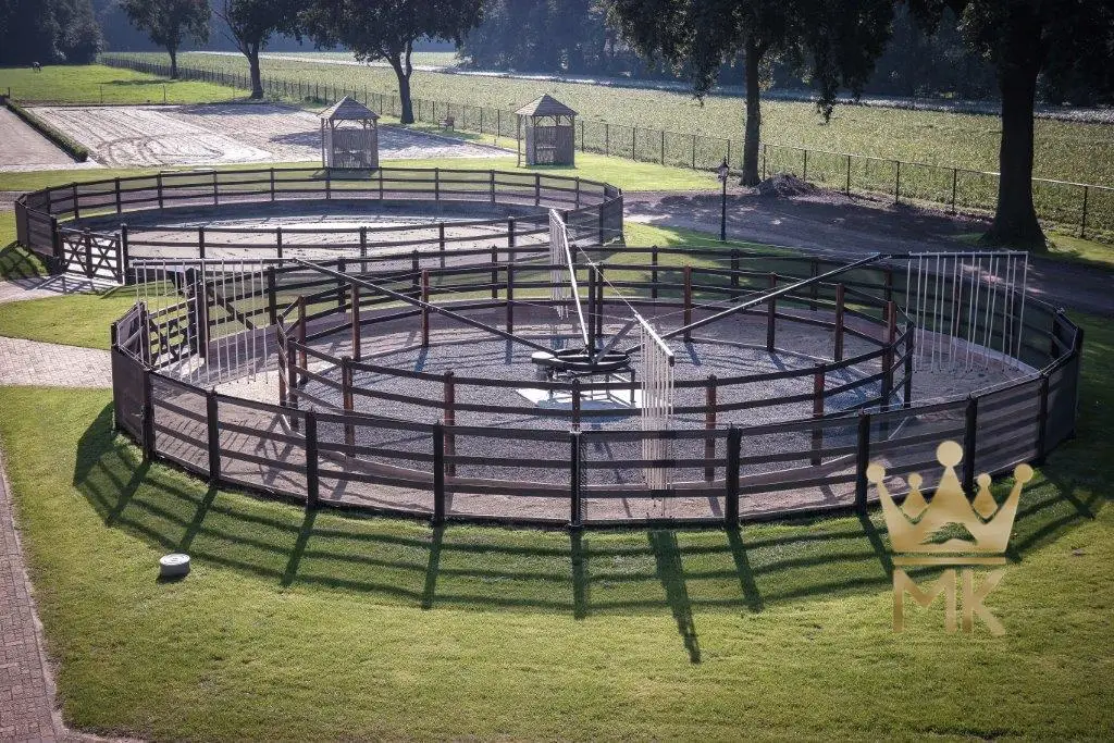 Horse Walker from Molenkoning - Easy self installation - European top product - specialist in world wide shipping - Beste prices