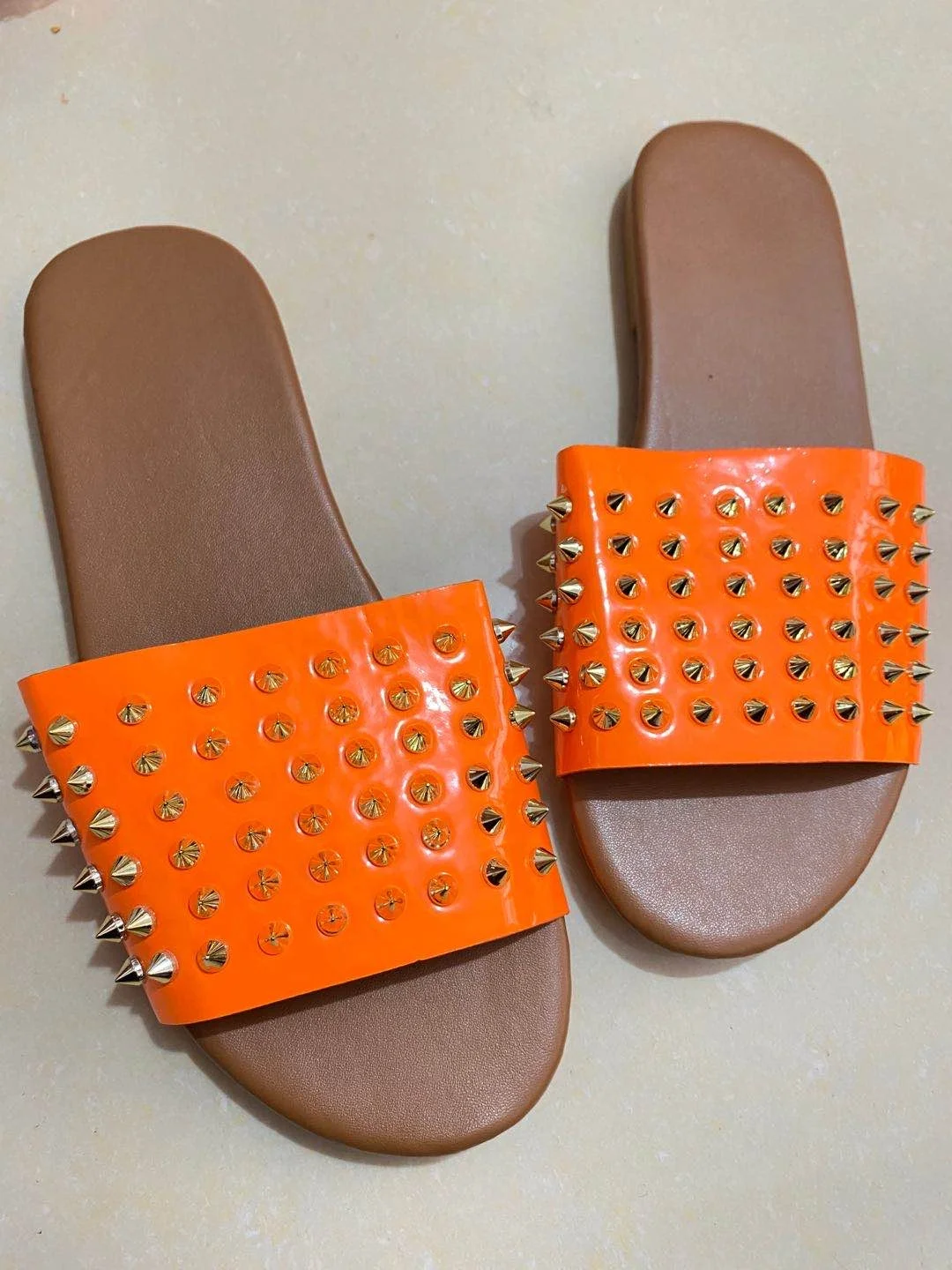  Wholesale cheap slides shoes women slippers new fashion rivet