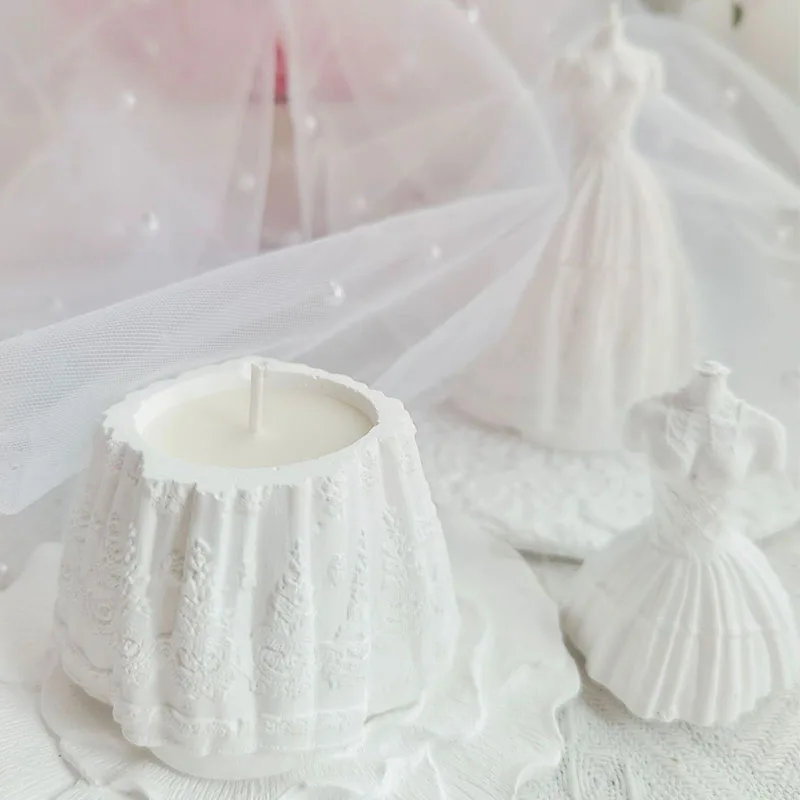 Girl Heart Incense Candle, Bride Shape Soybean Wax Candle Romantic Fragrance Photography Props Hand Gift Ornament Candle/