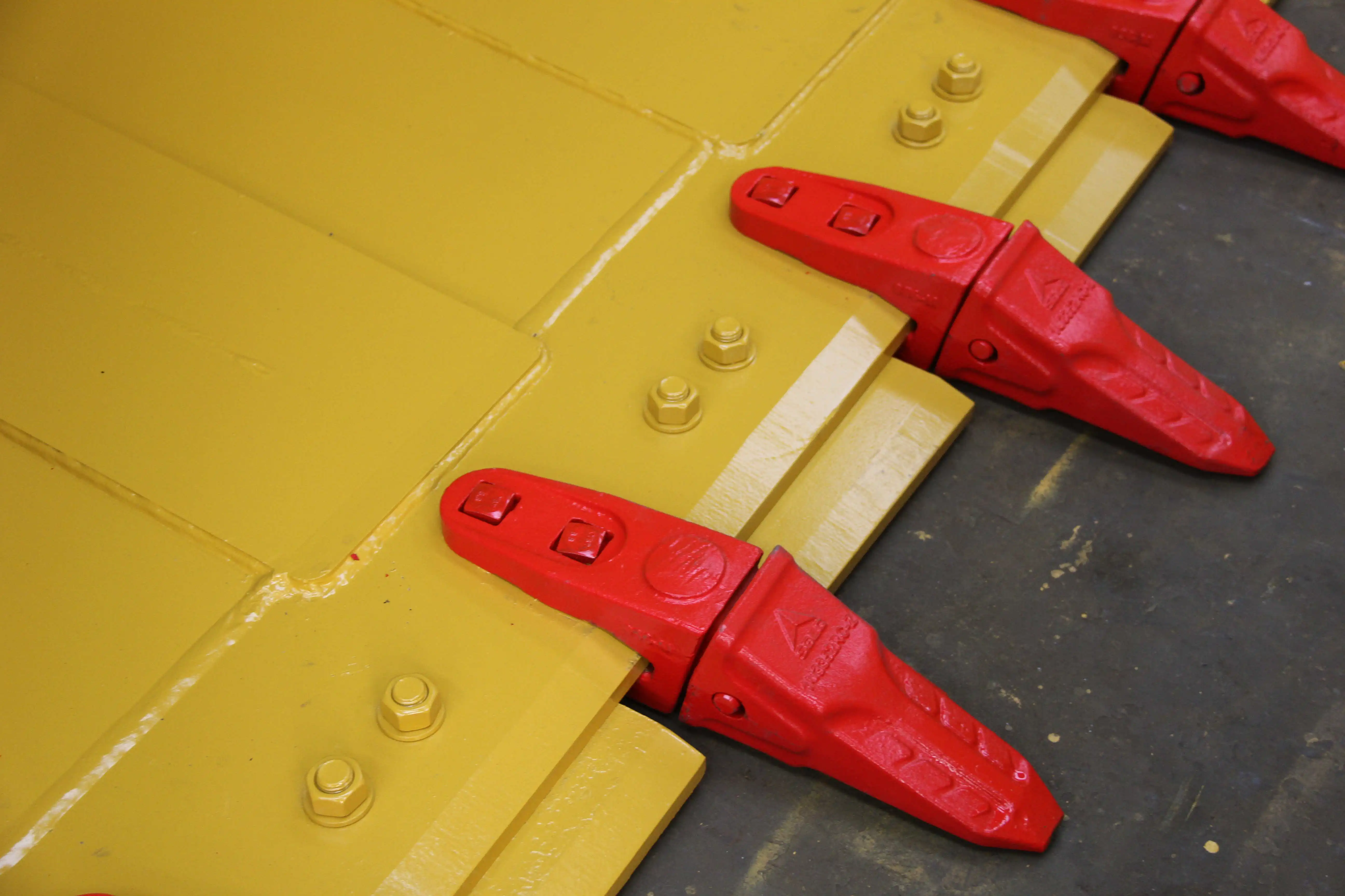 Excavator 30tons Wheel Loader Skeleton Bucket Double Bevel Flat Cutting Edge Loader Cutting Edge For Caterpillar