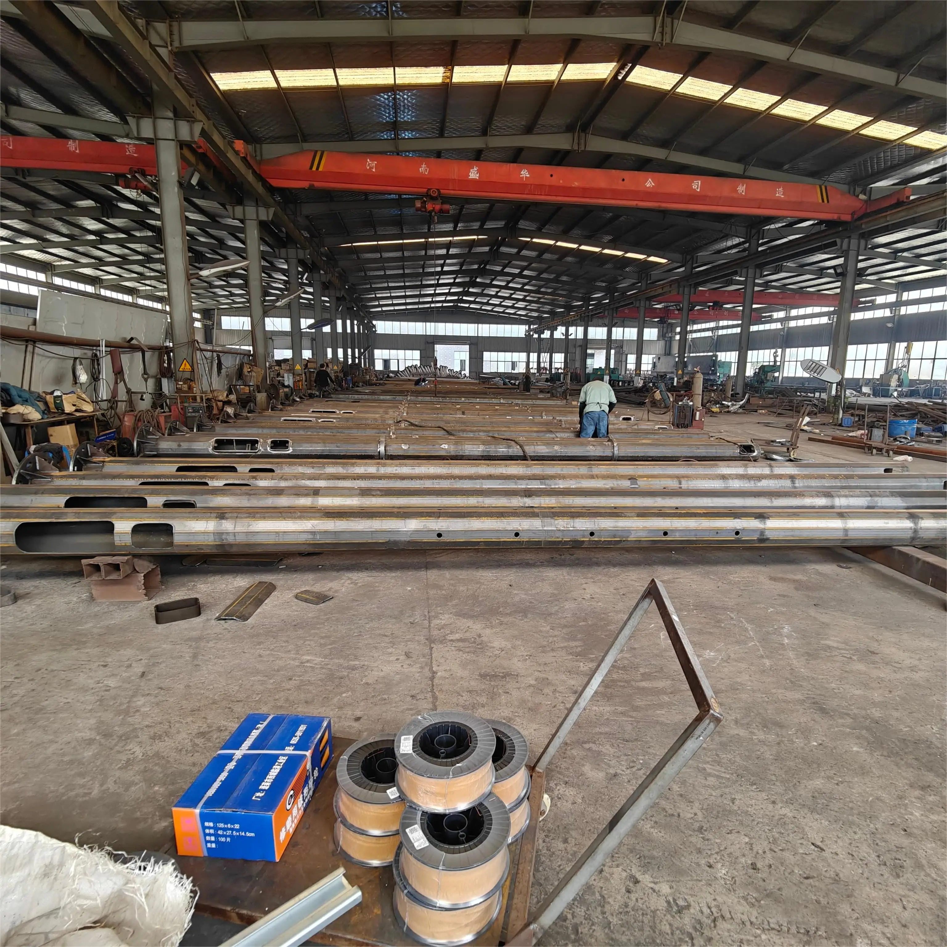 20m~40m CE Certified LED Flood High Mast Light/Lighting Pole with Winch