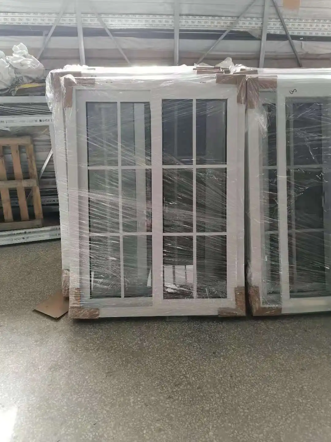 Top quality upvc pvc sliding window with grill design and mosquito net for house windows