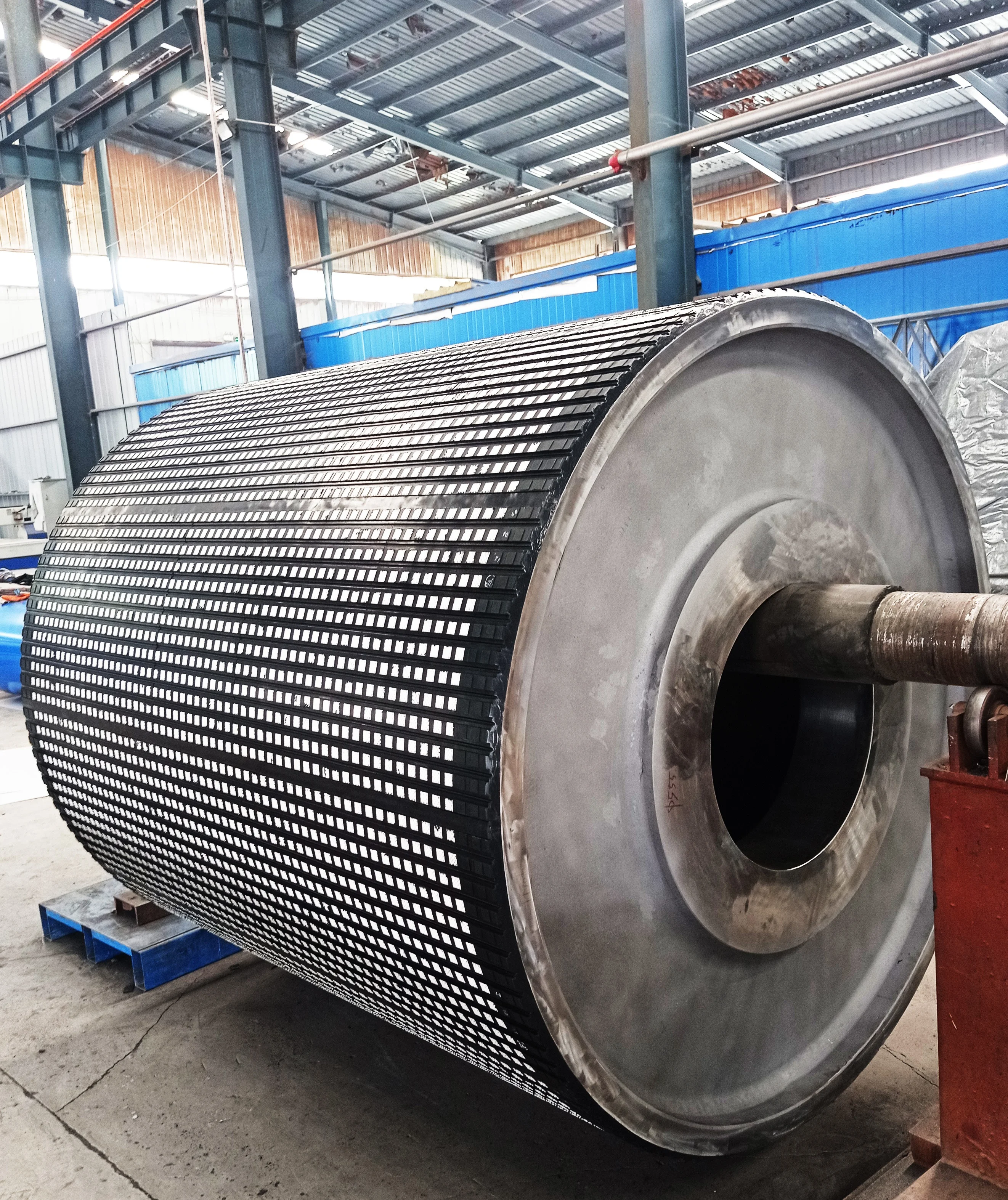 Керамический резиновый лист с склеивающим слоем для барабанного шкива