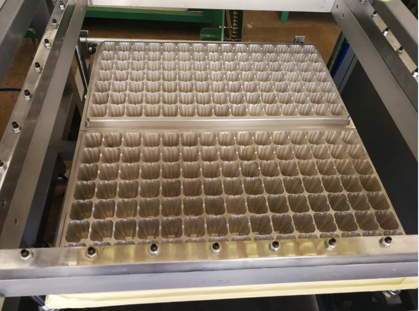 
Small semi-automatic new condition plastic vacuum making machine/egg tray forming machine/plastic tableware making machine 