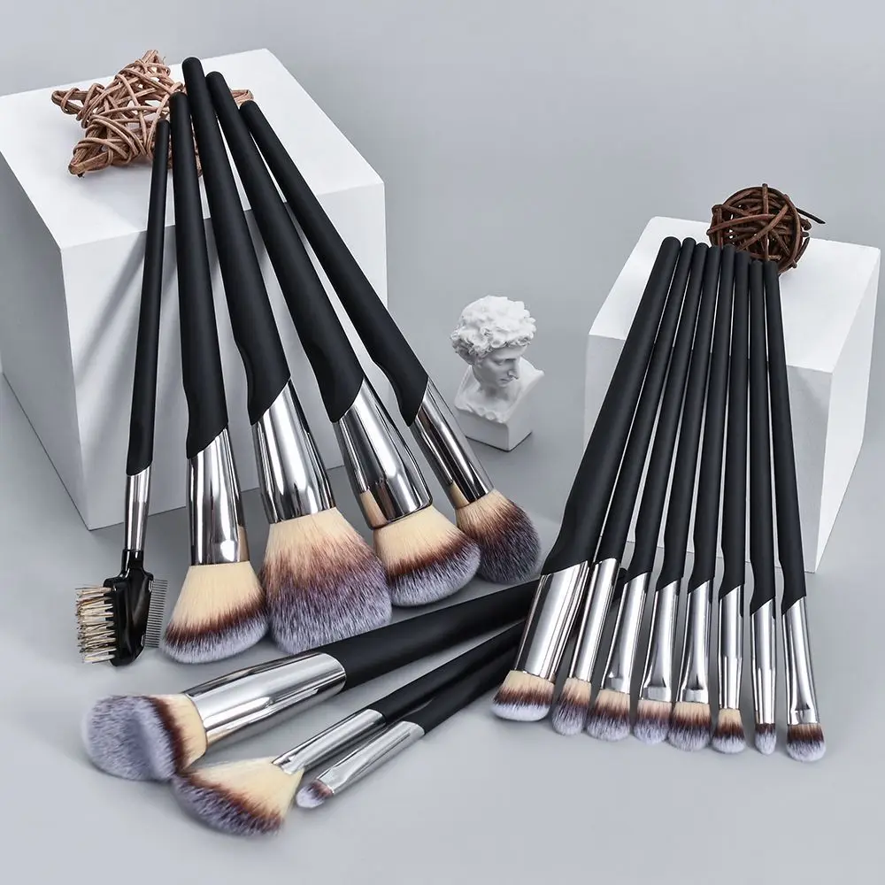 YRX  Factory Price 12Pcs Makeup Brush High Quality Wooden Handles Professional Eco Friendly Makeup Brush Set