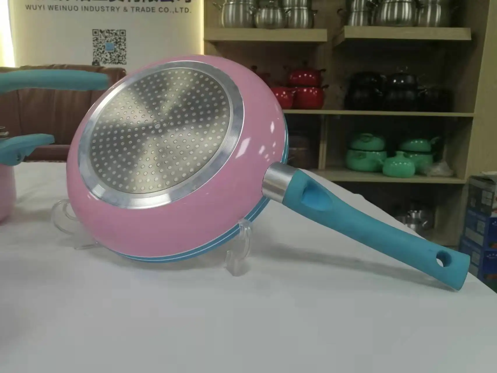 PRESSED ALUMINIUM DOUBLE COLOR COOKWARE