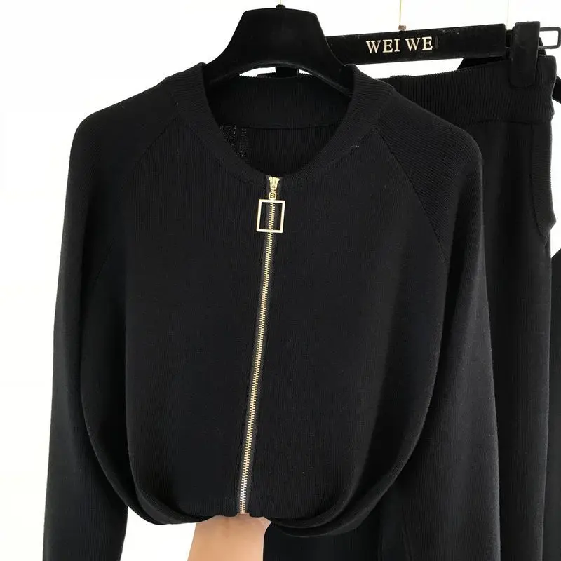 V8240 Autumn new sweet temperament chain vest knitted coat + small foot elastic pants three-piece set