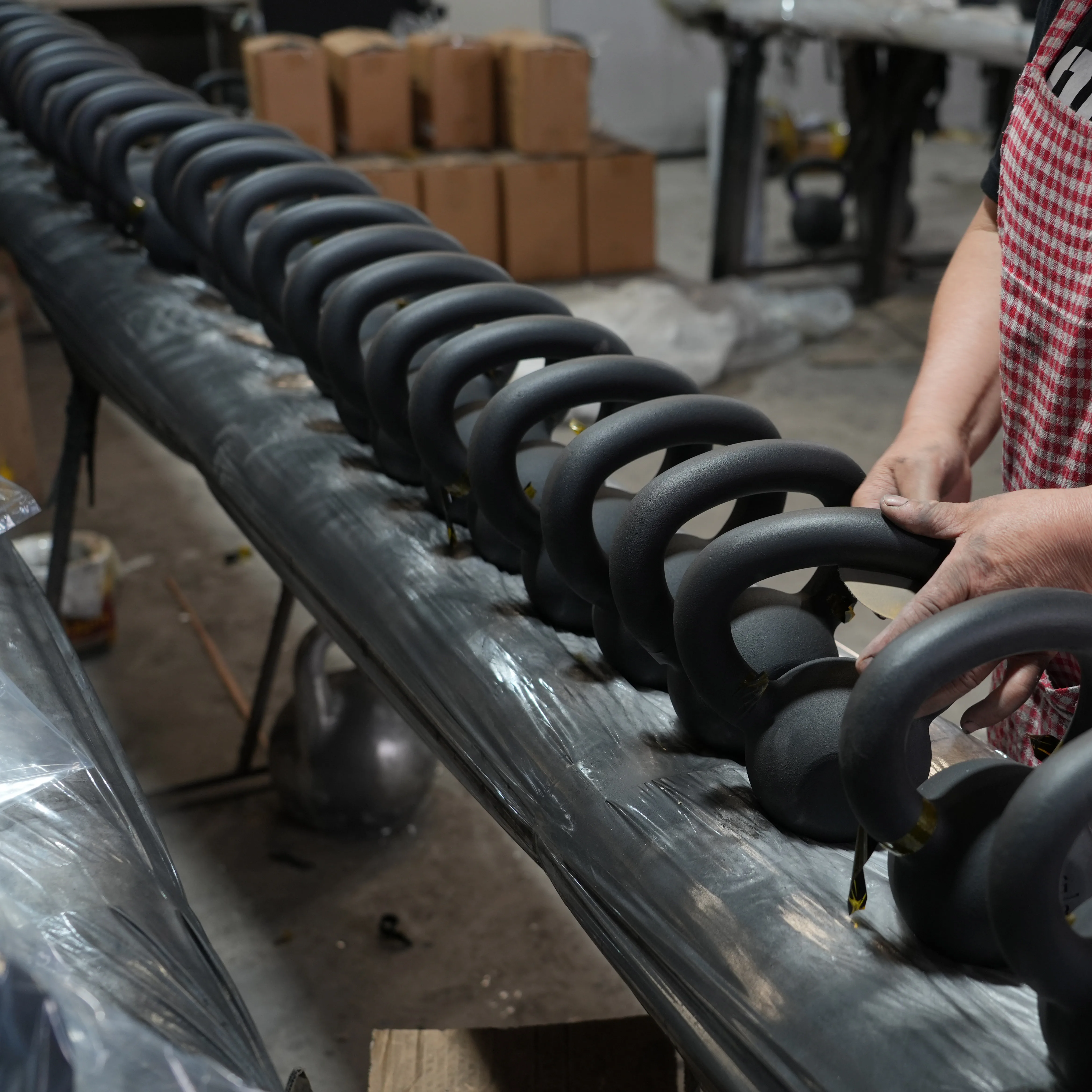 wholesale factory OEM ODM Competition Cast Iron kettle bell weights Powder Coated Kettlebell