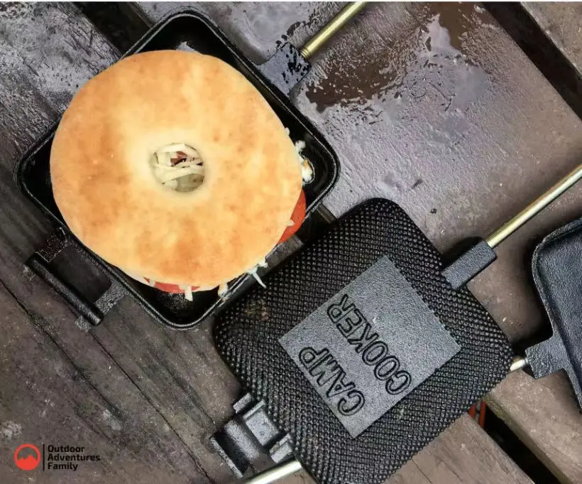 Cast Iron Jaffle Iron Sandwich Waffle Pie Maker with Long Wood Handle Stove Top Bread Tongs Outdoor Bakeware Camp Cooker