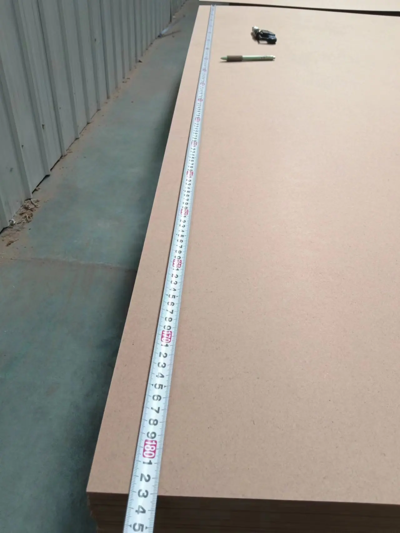 2.5MM MDF board 800 density 1830X2440MM black melamine faced MDF 6*8