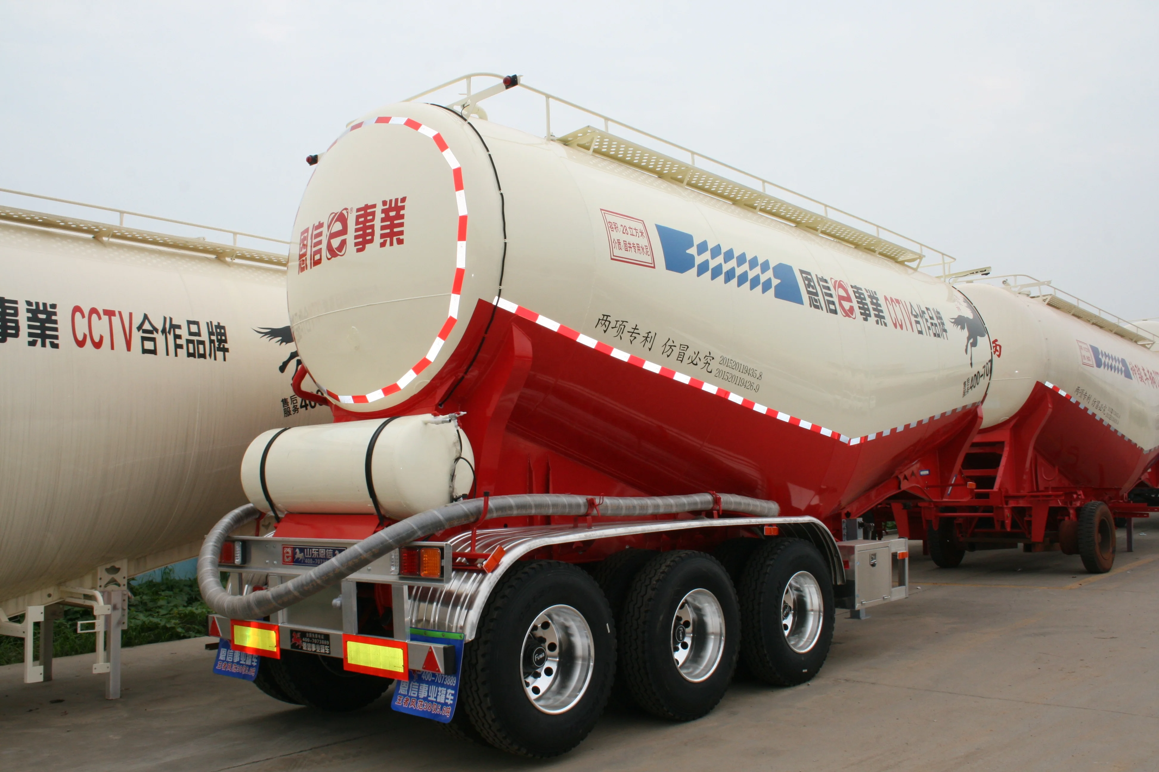 Cement bulker powder tanker semi trailer with optional volume