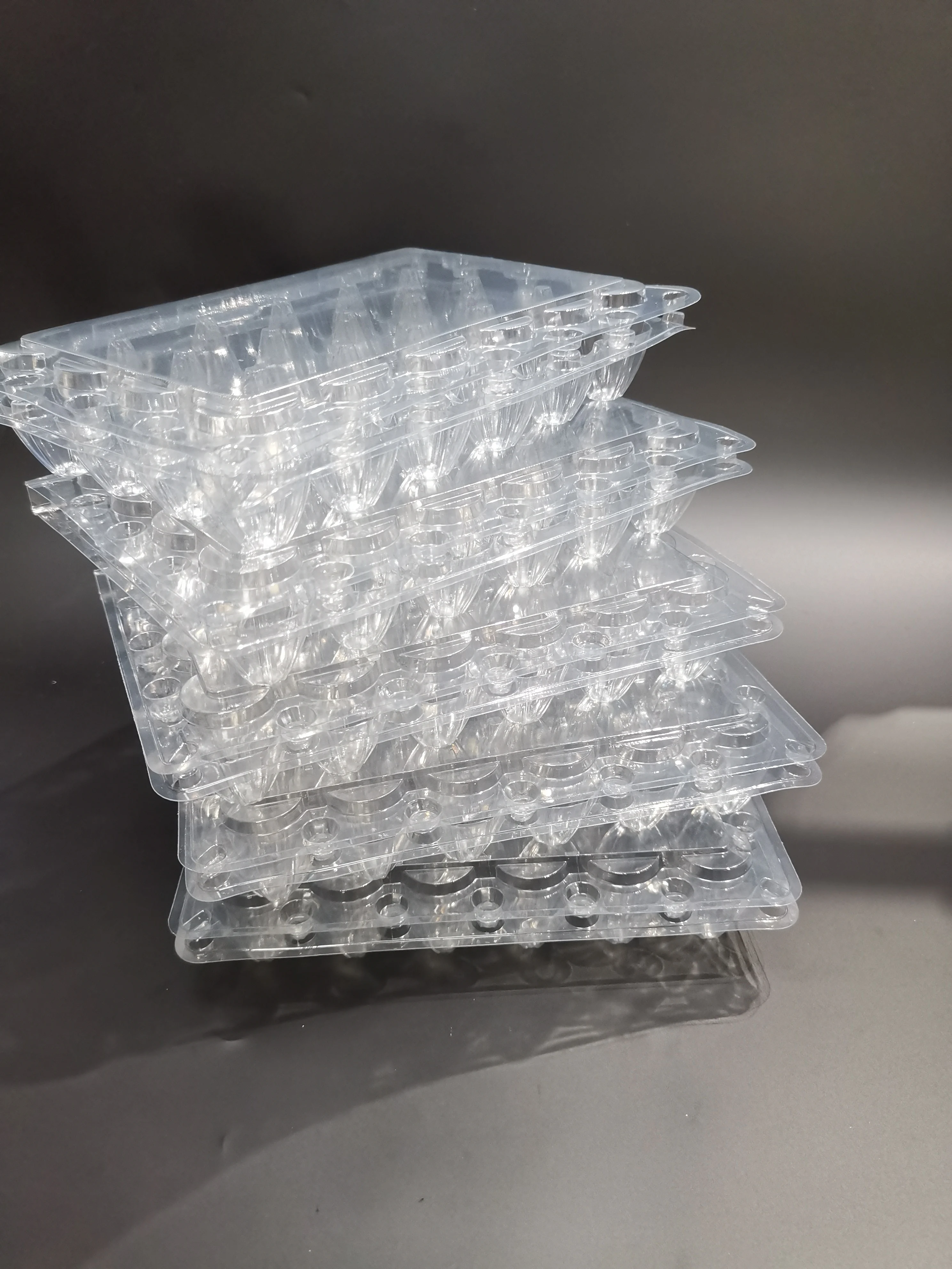 Recyclable Plastic 30 Grids Egg Tray Clear Plastic Chicken Egg Box Container Bulk Egg Carton for Fridge