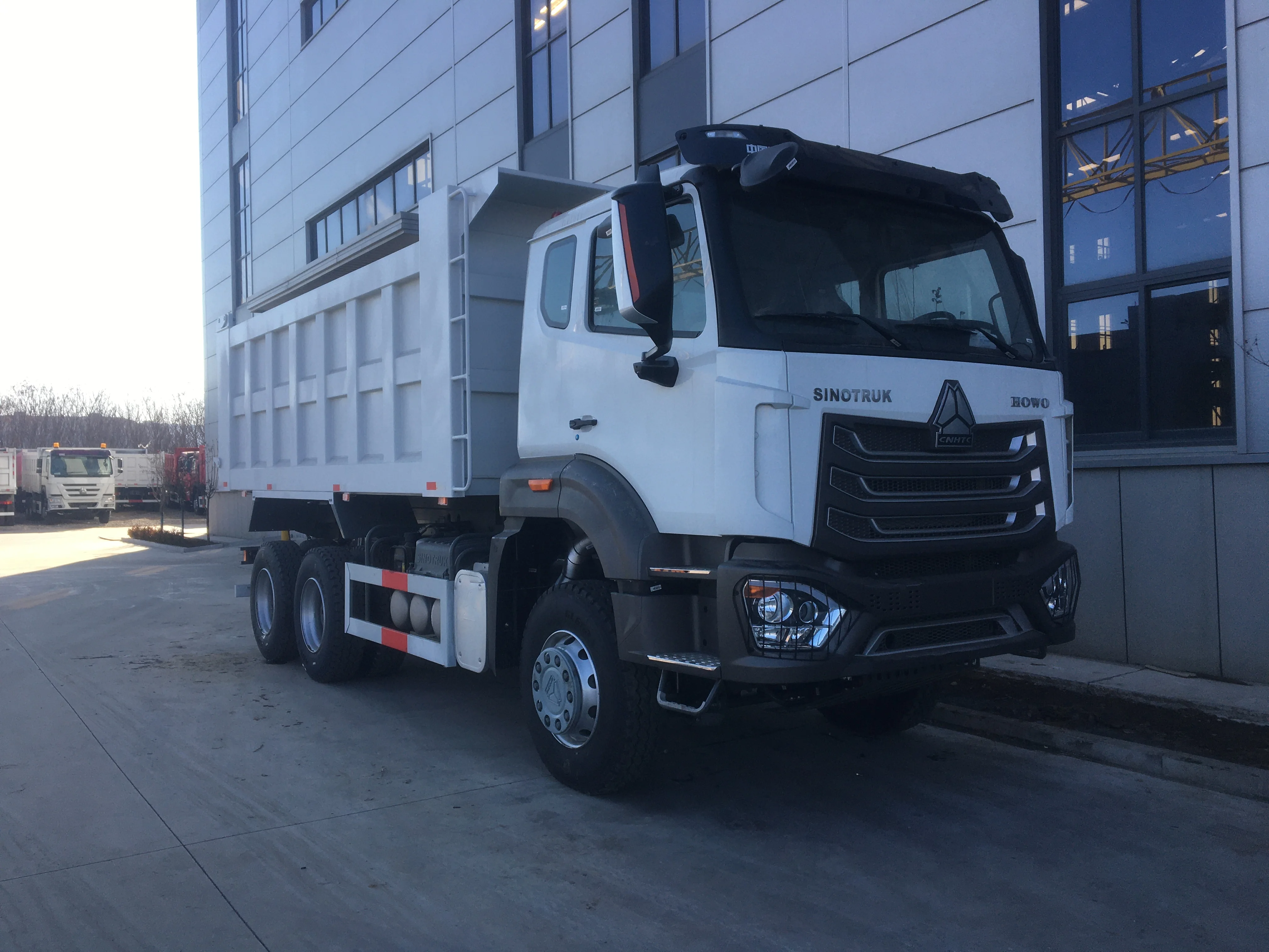 SINOTRUK SINOTRUCK HOWO dump truck 400 horse power 400hp HOWO dump truck
