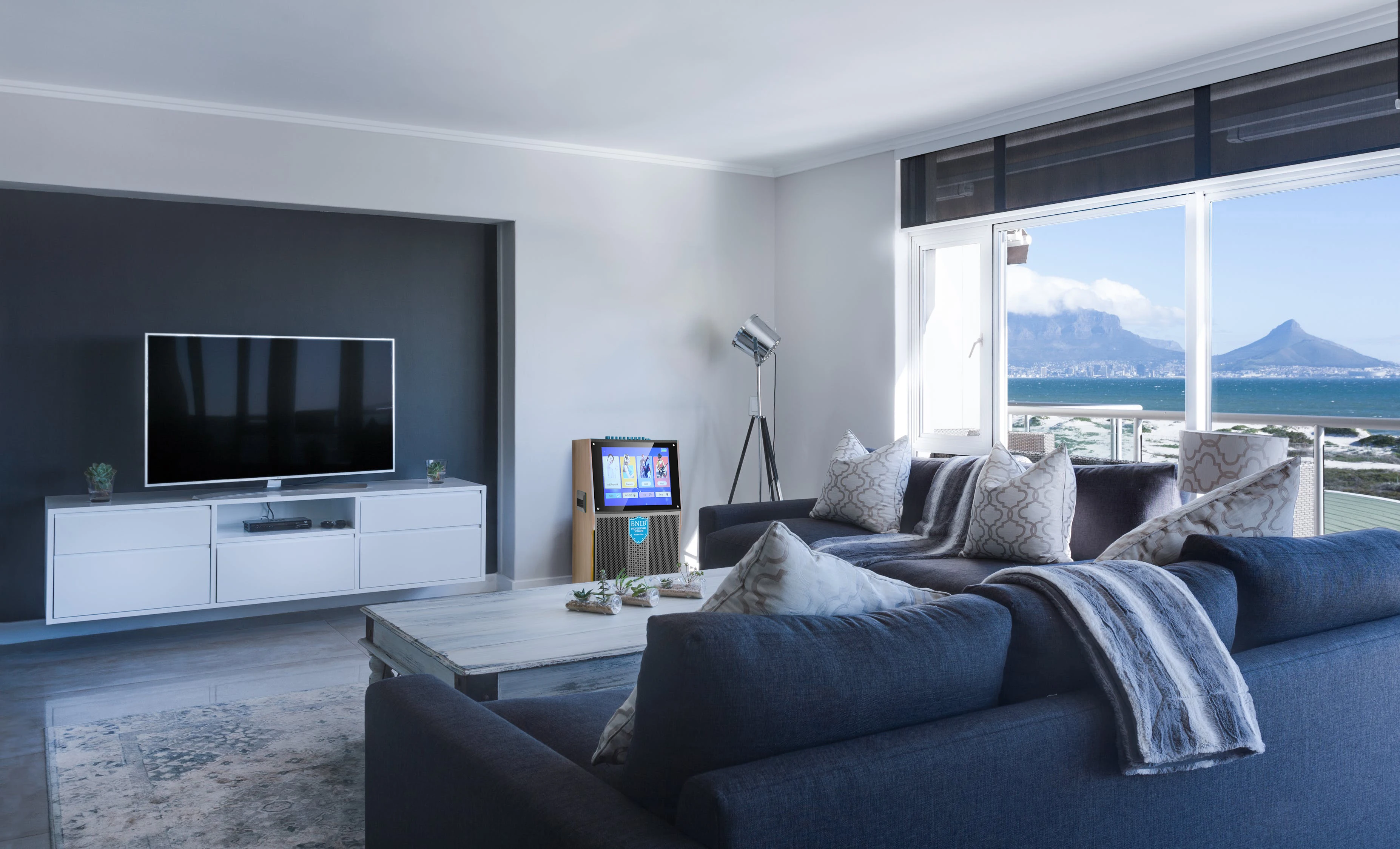 Trending Products 2022 ODM Screen Speaker Wooden Speaker Wireless Karaoke Loud Speaker For Party Stage Wholesale