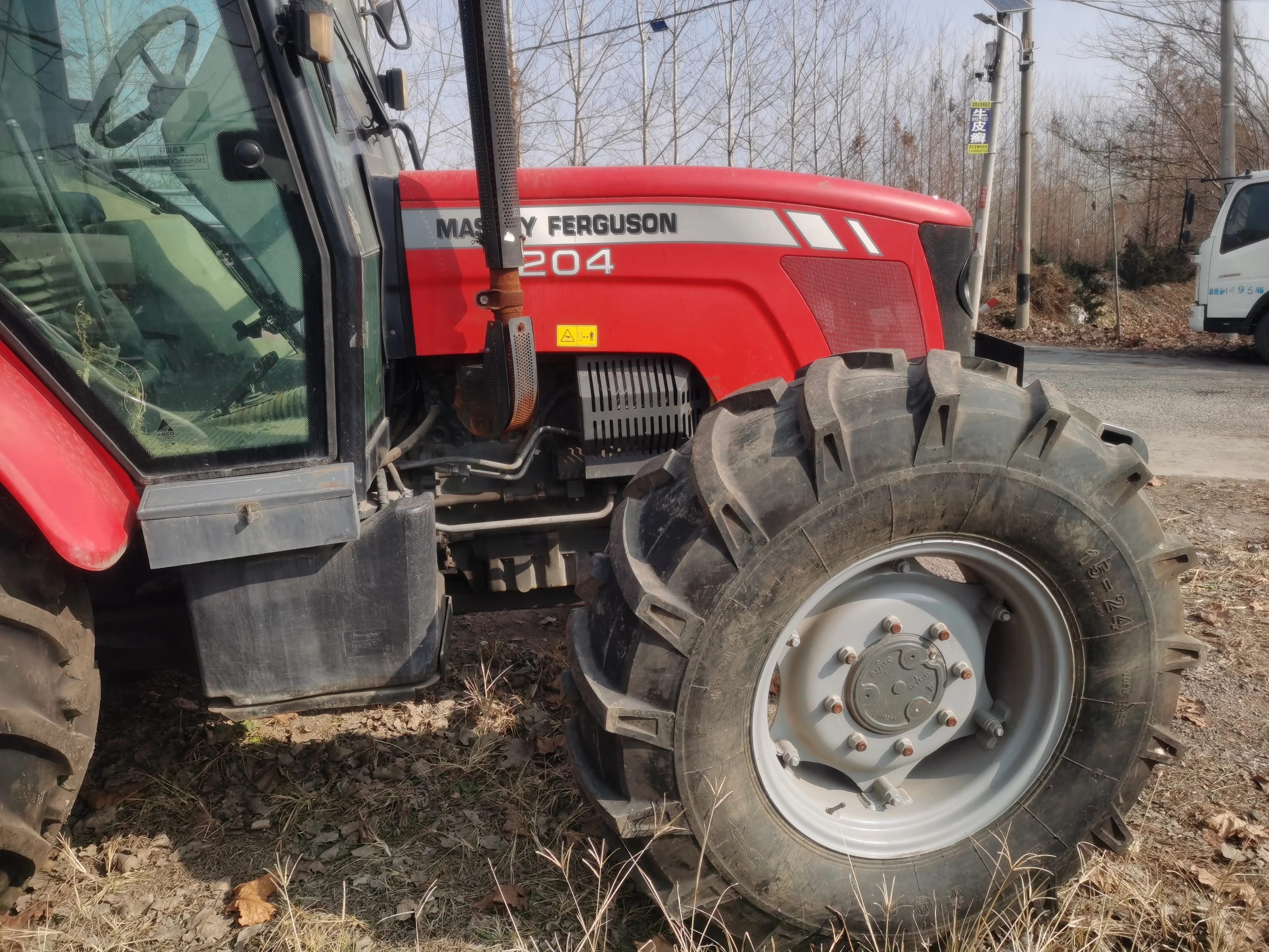 Колесный лошадиный трактор для сельскохозяйственной техники Massey Ferguson 120 л.с. 4WD