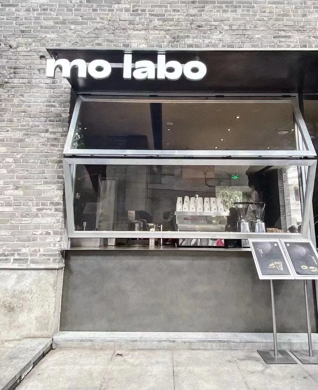 Customized Order Fold Windows And Down Hardware Aluminium Vertical Folding Window Push Up