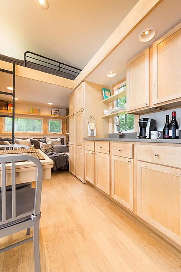 Factory  Wholesale Business  Hotel Trailer House with Loft Prefab Trailer Houses Motorhome Trailer House For Living