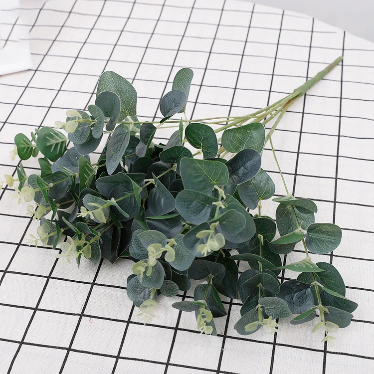 Wholesale Hot Selling Wedding  Decor Simulation Hanging Plastic Faux Silk Greenery Plant Eucalyptus Leaf Artificial Eucalyptus