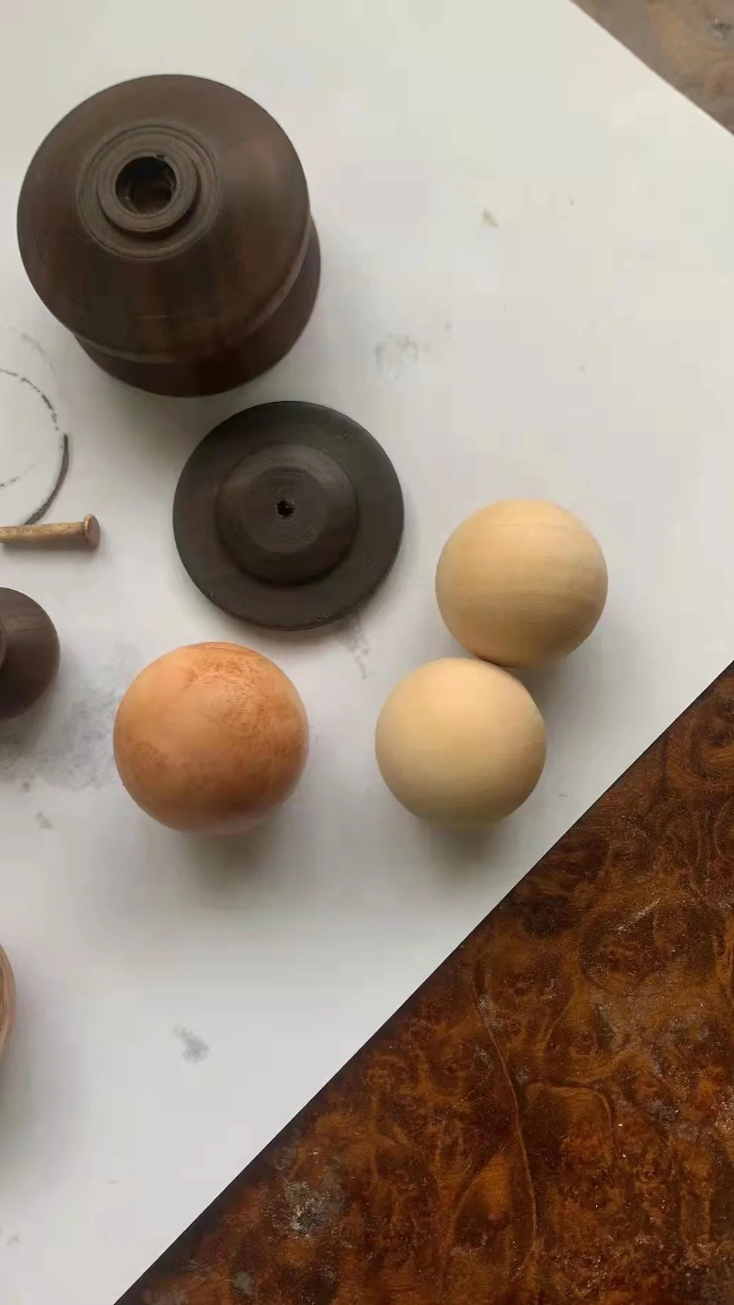 Hot selling decoration hotel lobby desk display crafts wooden stand