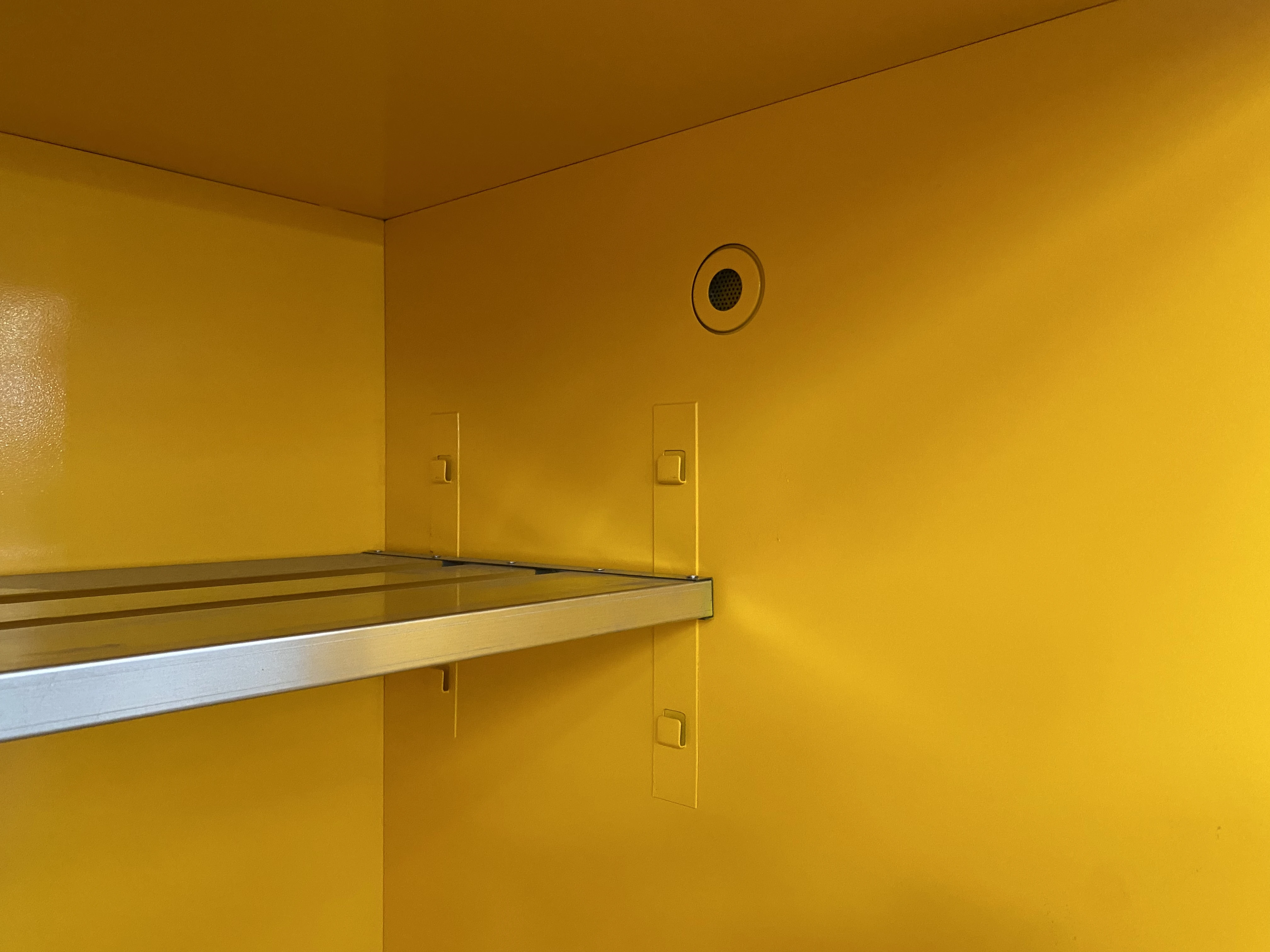 SAI-U Yellow fireproof safety cabinet with double doors SC0110Y with FM Certificated