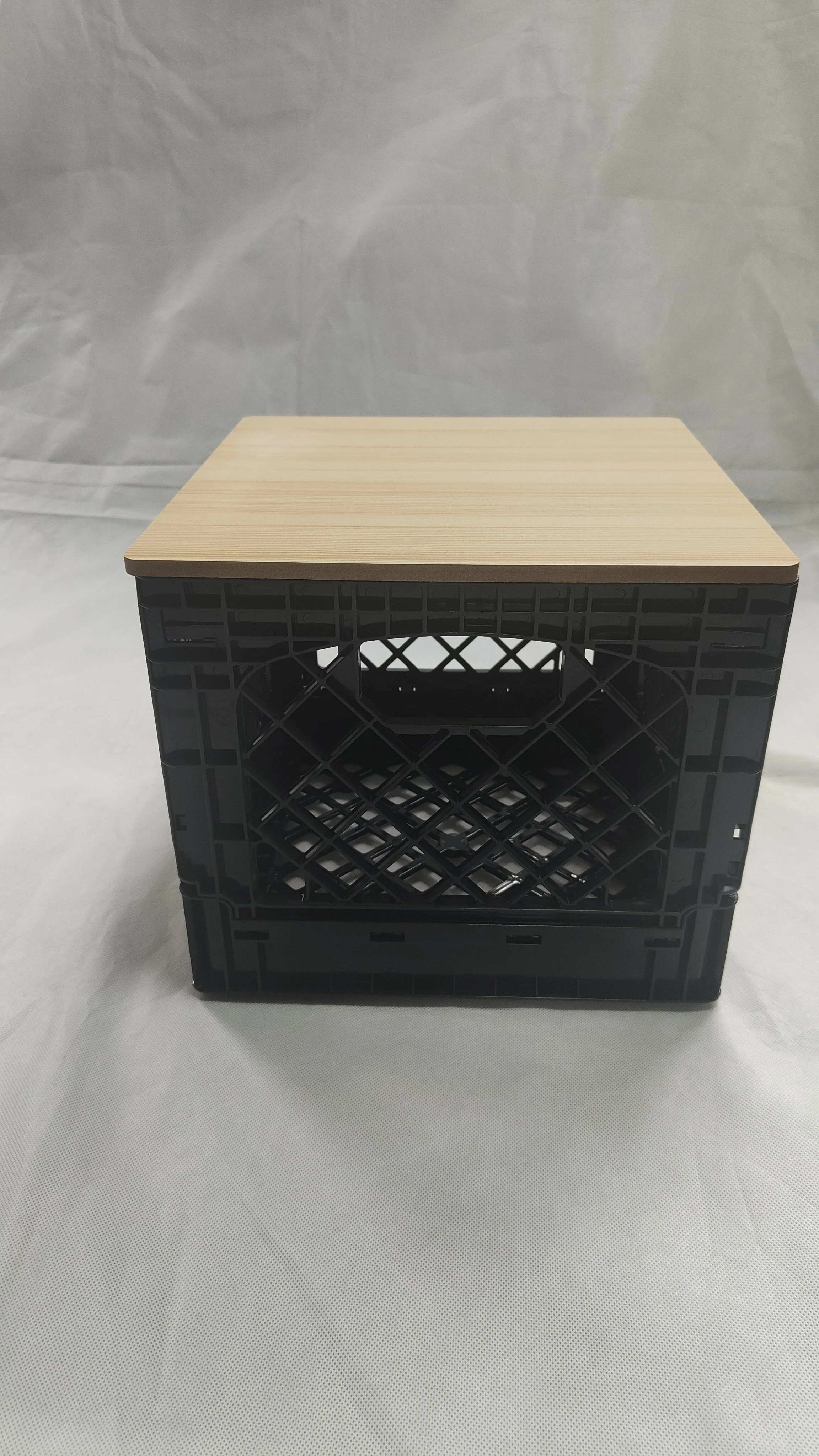 16QT Collapsible Milk Crate with Wooden Lid,Stackable Easy-Grip Handles Storage Basket for Storage and Transportation