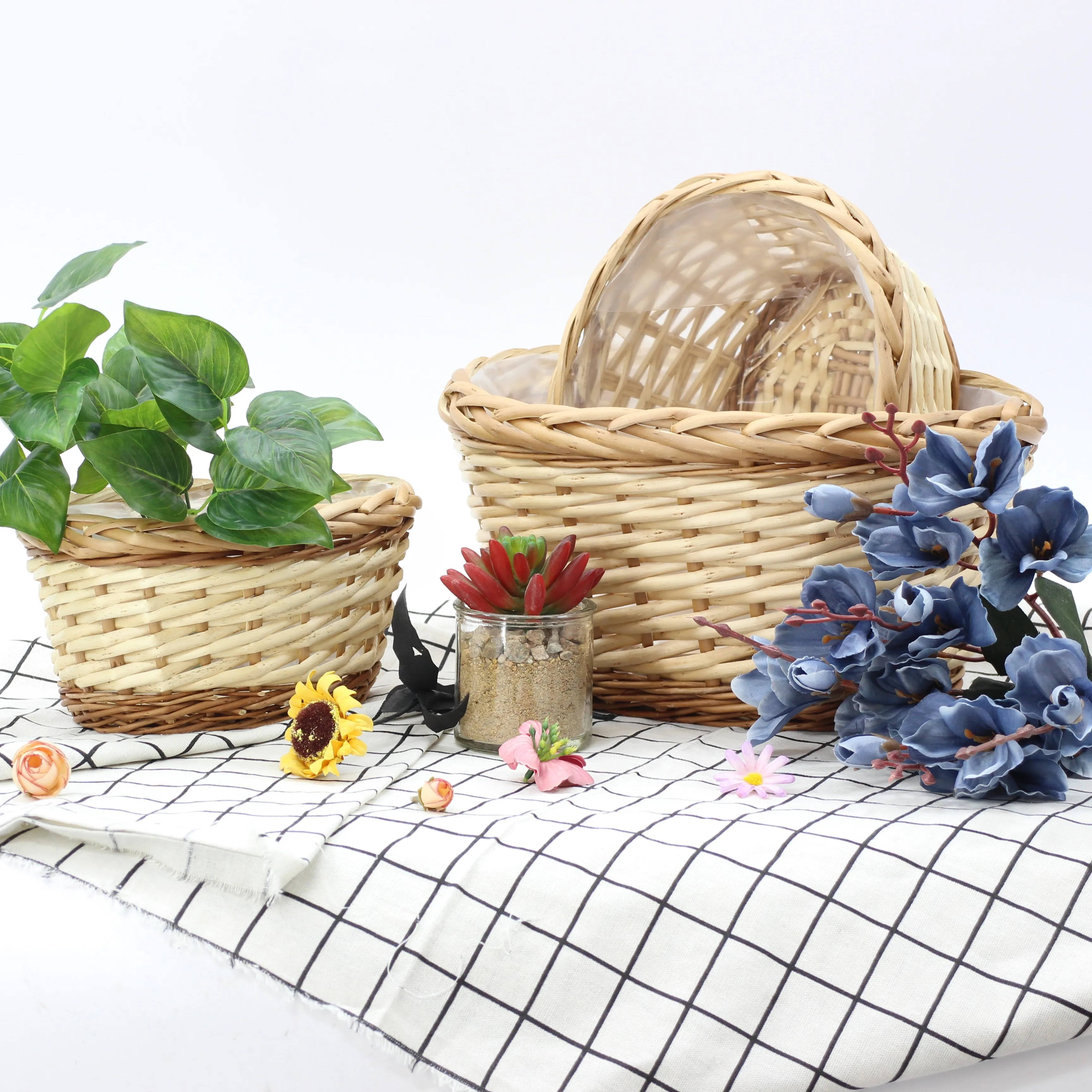 Factory direct sales outdoor picnic flower grass food storage round wicker basket for flowers