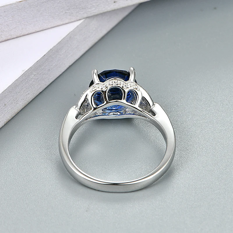 5 Carat Synthetic Ceylon Sapphire Diamond Platinum Solitaire Sapphire Engagement Ring for Women