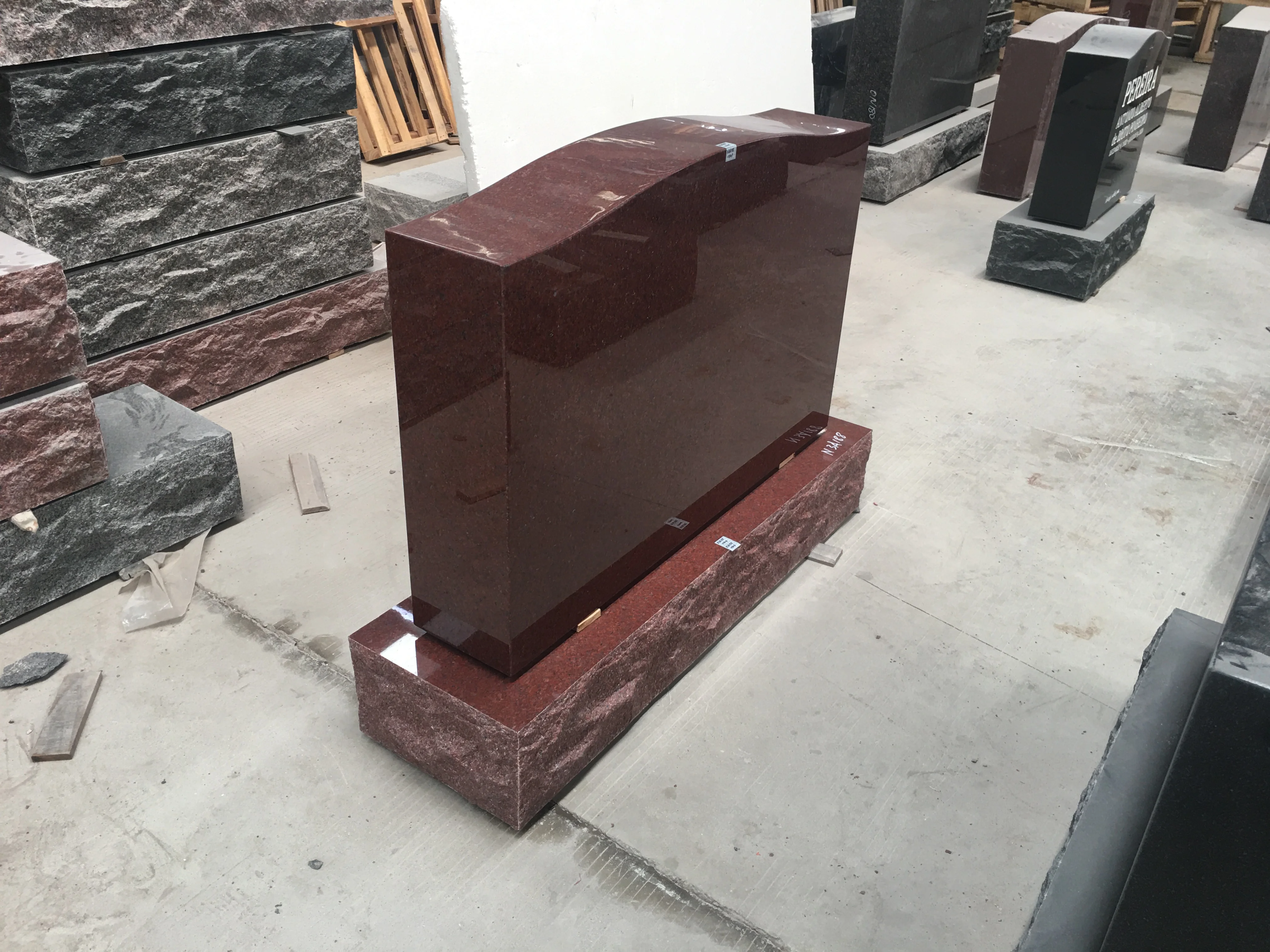 Gravestone Simple Design Indian Red Granite Upright