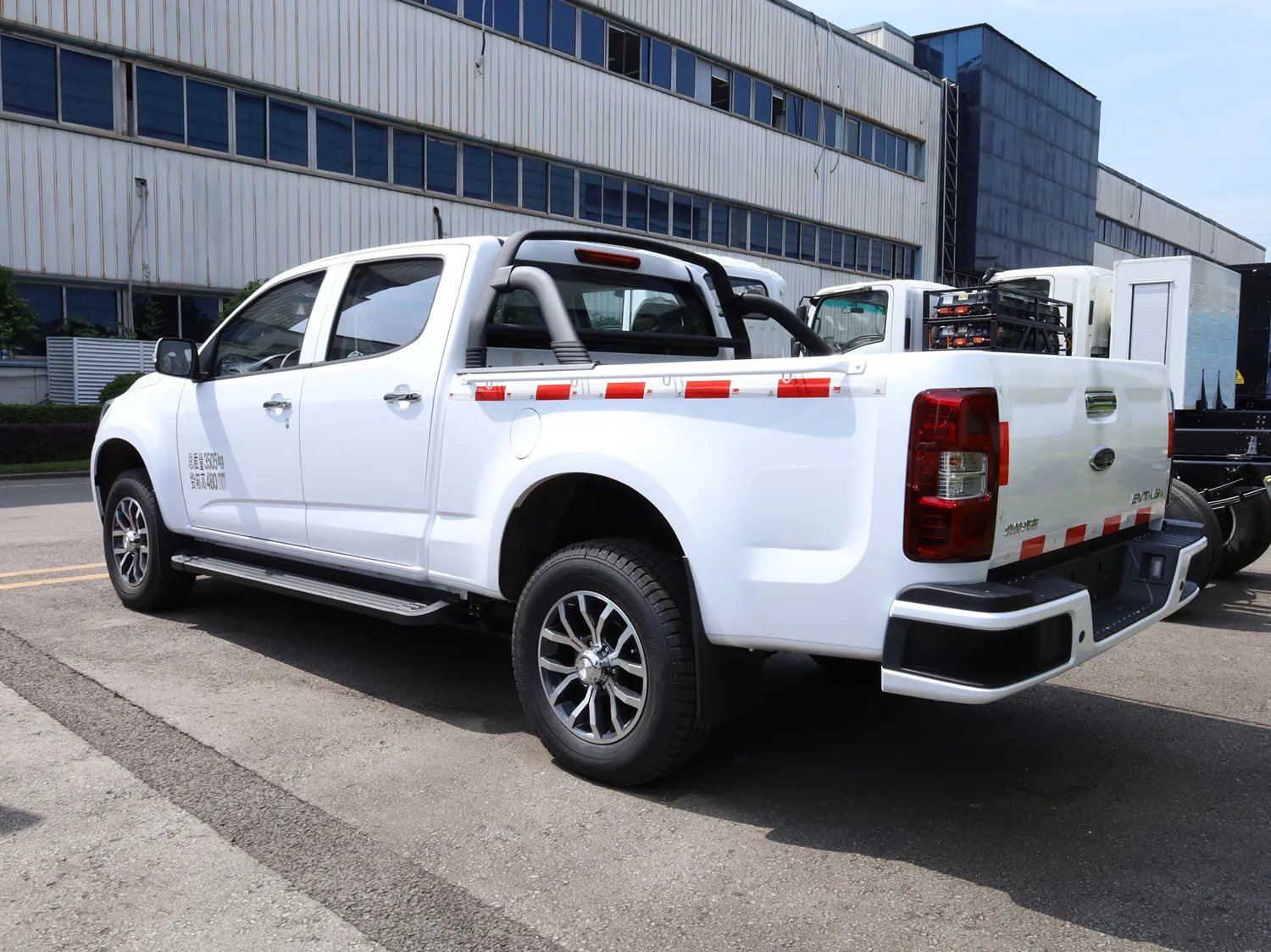 2024 new Chinese electric Qingling Motors brand new pickup trucks 3.0T  brand mini electric cargo truck pickups for sale