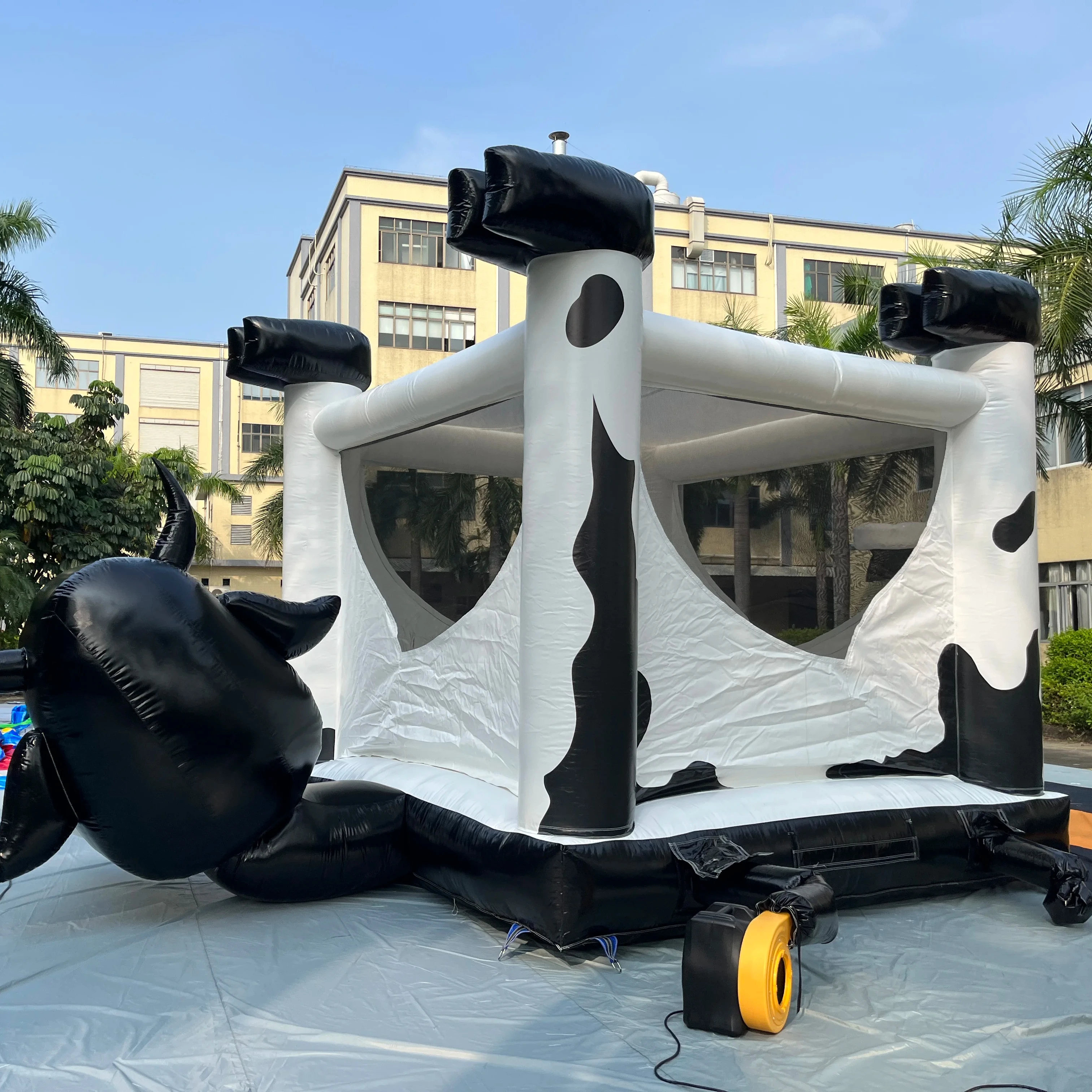 Inflatable Cow Bounce House kids Jumping Castle Inflatable for sale