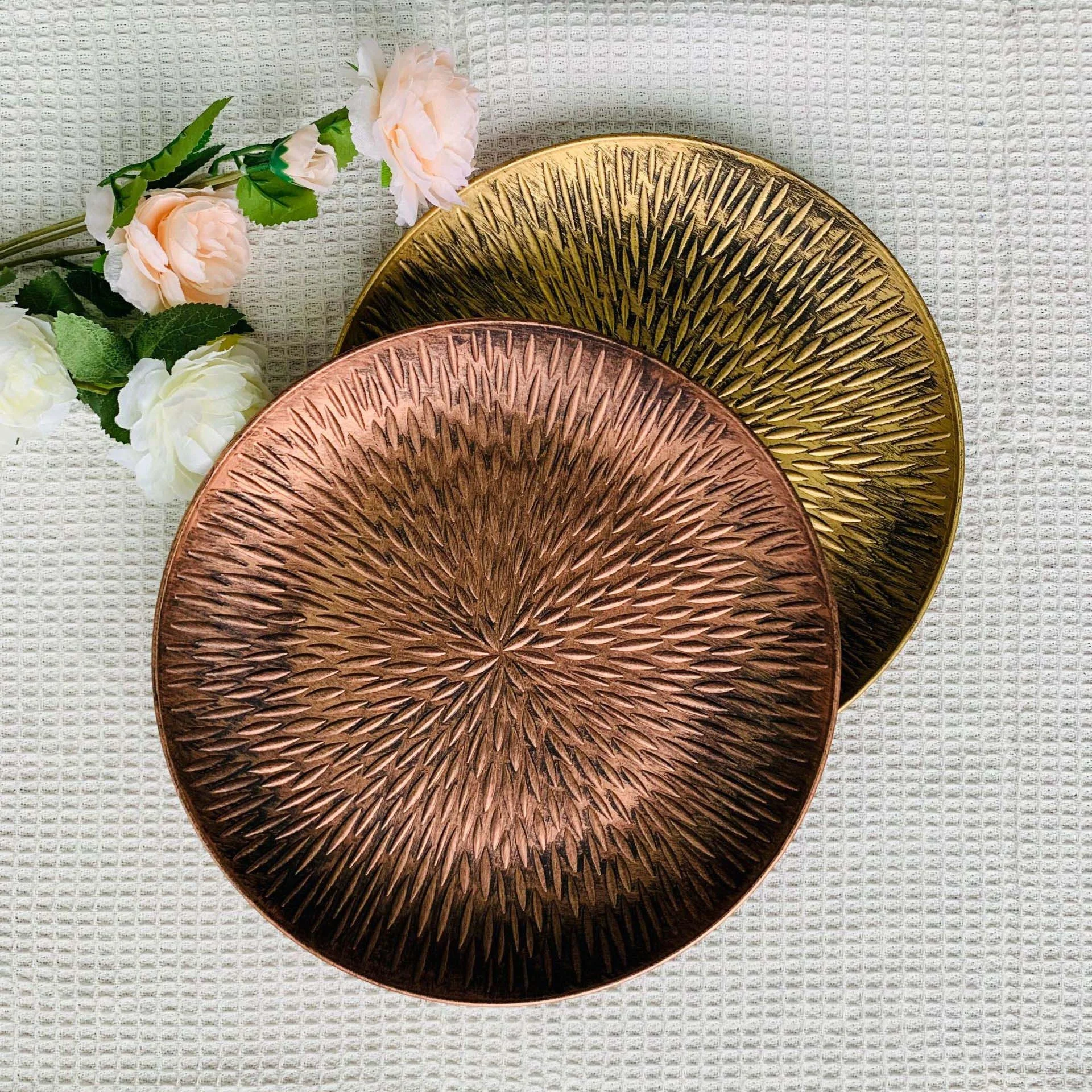 2 Size Bronze Color Round Distressed Wheat Pattern Fruit Dish Bowl Tray Decorative Charger Plate Photography Props for Products